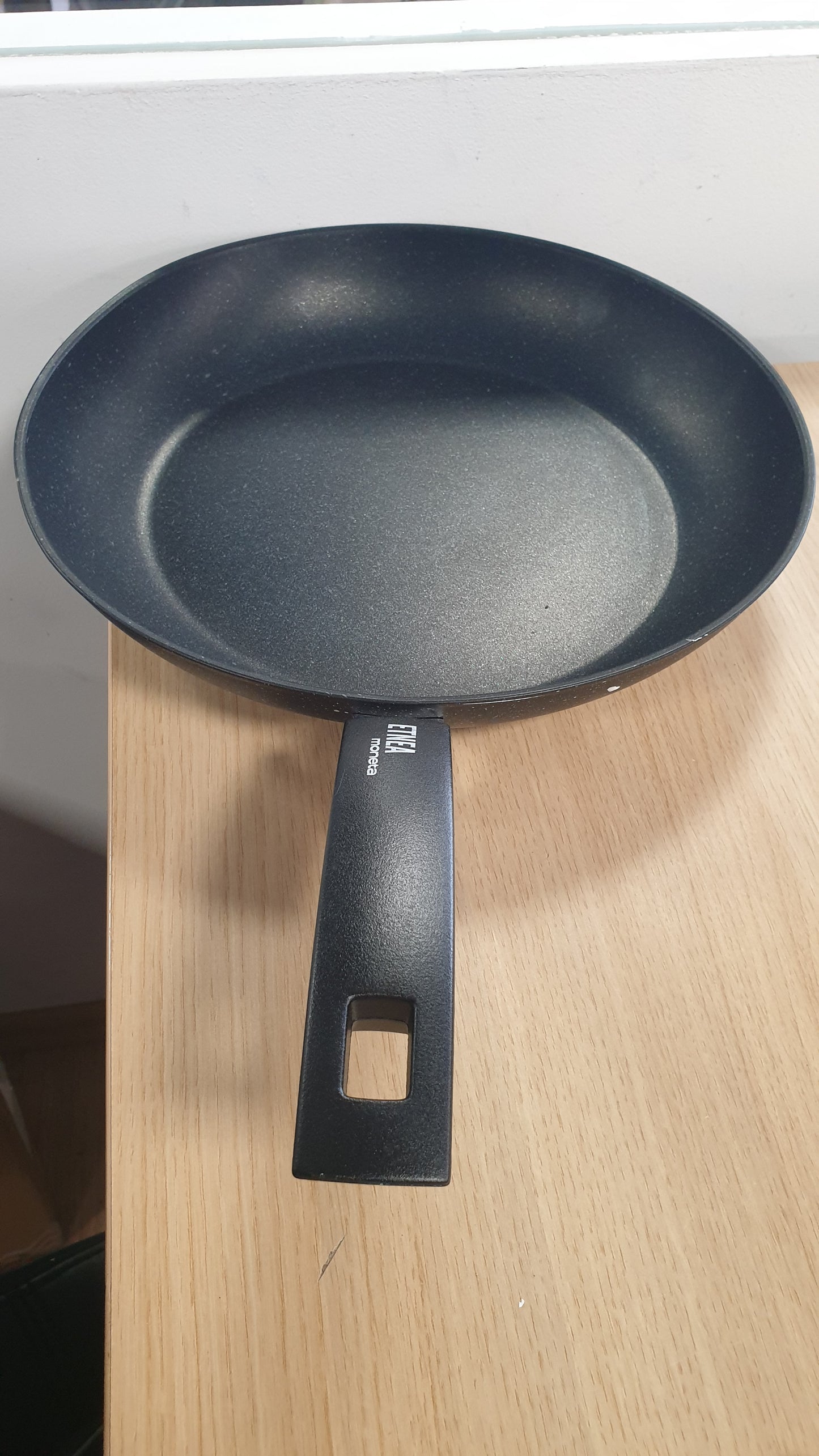 175361 - TIGAN MONETA ETNEA, Veshje Sipërfaqe Guri, Antingresium dhe Antigërvishtje, i Përshtatshëm për Lavatriçe, Madhësia: 32 cm, Ngjyra: e Zi