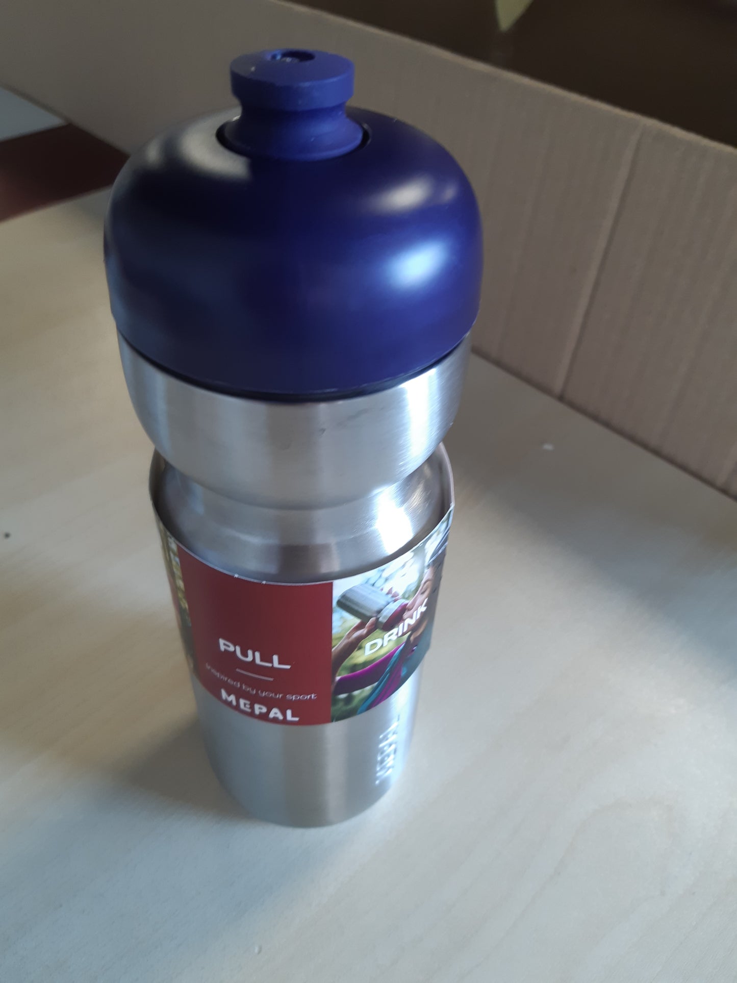 184684 - MEPAL - Shishe Sportive 800ml, e Papërshkueshme nga Rrjedhjet, Tërhiq dhe Hidrato, ndërtuar prej Çelik Inoks, Kapje me Një Dorë - Blu Mesnate
