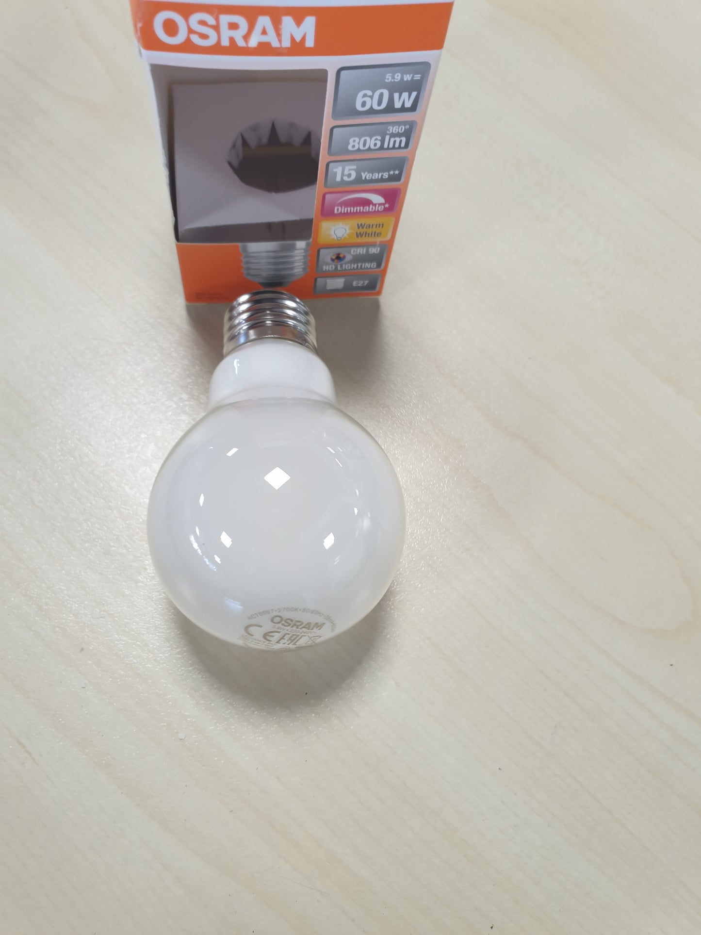 220469 - OSRAM Llambë LED me errësim, CRI90, E27, xham i ngrirë, e bardhë e ngrohtë (2700K), 806 lumen, zëvendësim 60W, 1 pako