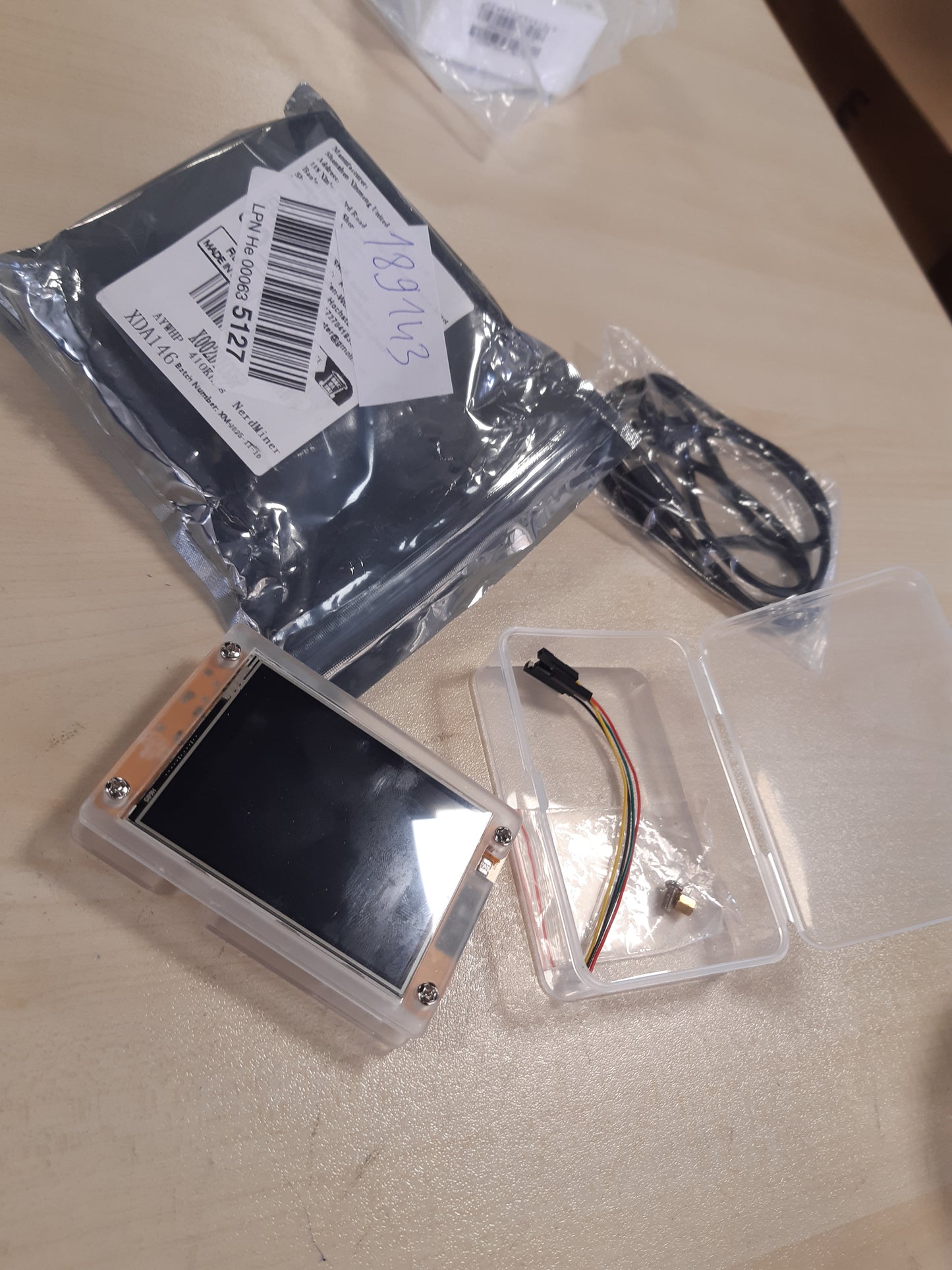 189143 - AYWHP Minatori i Bitcoin-ëve NerdMiner V2, 1060KH/s, me Ekran TFT 2.8'', ESP32 WROOM, BTC Solo Lottery, i pajtueshëm me Nerd Miner