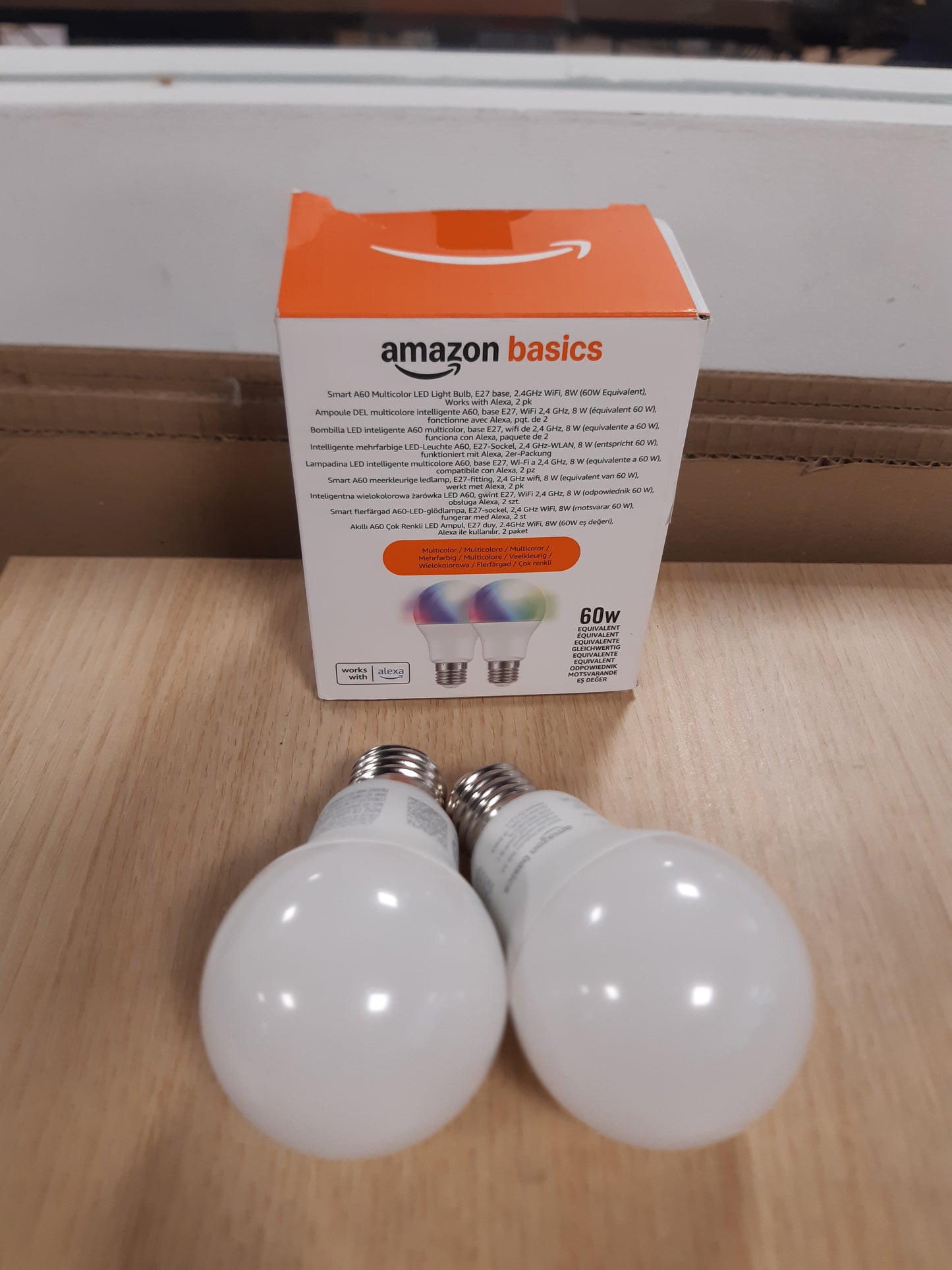 172346 - AMAZON BASICS Llambë LED Inteligjente E27 8W (Ekuivalente me 60W), Pako me 2, Që Ndryshon Ngjyrë, Funksionon Vetëm me Alexa, Shumëngjyrëshe