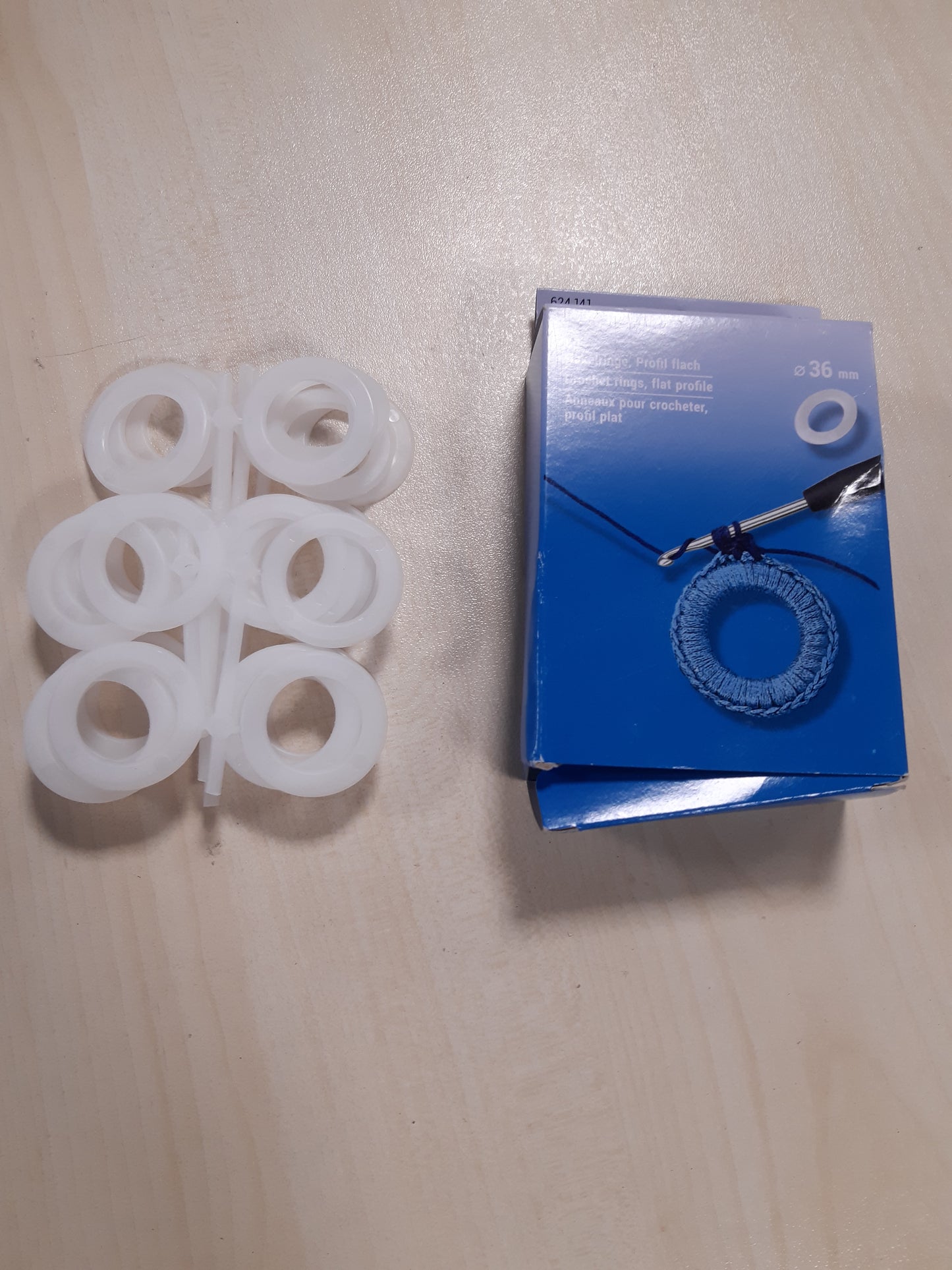 202892 - PRYM - Unaza të Sheshta për Thurje prej Plastike, 36 mm - Seti prej 50 Unazash me Grep