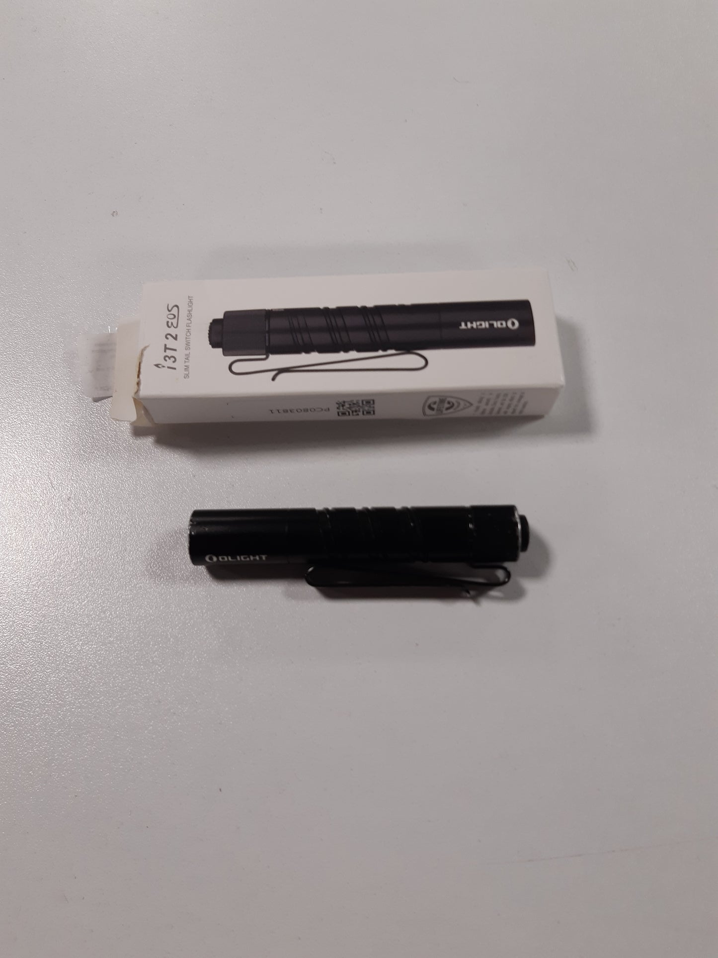 251506 - OLIGHT Dritë dore I3T me 2 mini-fene, 200 lumen, dritë kompakte, 2 mënyra drite, llambë me bateri AAA, për kamping dhe ecje në natyrë