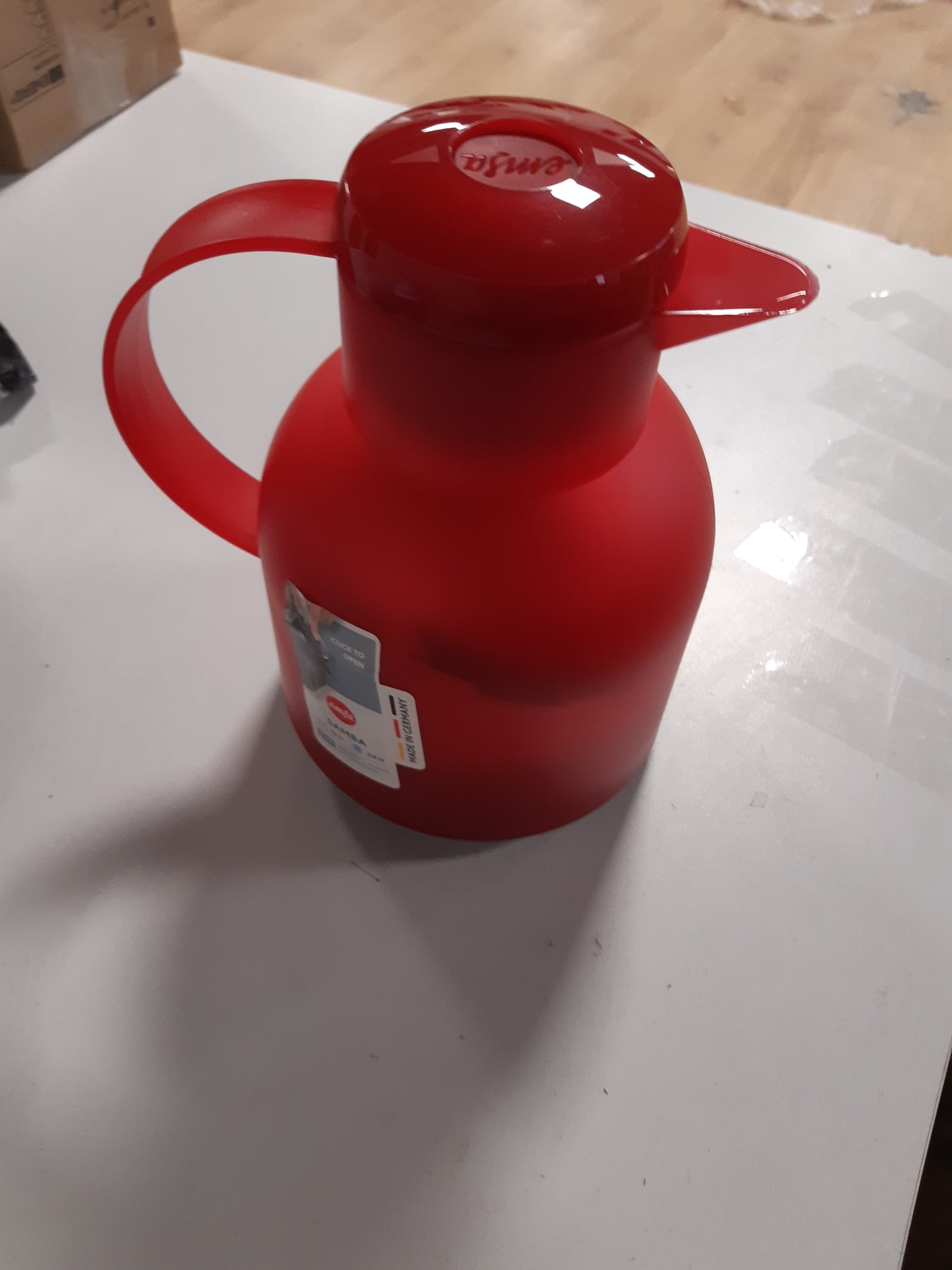 253326 - EMSA Samba Enë e Izoluar, 1 L, e Kuqe, Mban Pijet të Nxehta për 12 orë, të Ftohta për 24 orë