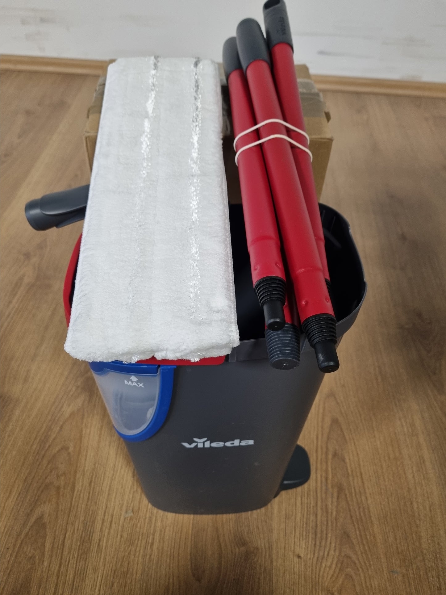 167402 - Ndarje pr 3 pieëa me mikrofibër e SET FSHESËSH DYSHMEJE VILEDA H2PRO, Kovë me ndarje 100% të ujit të pastër dhe të ndotur, Funksionim me një dorë, Gri