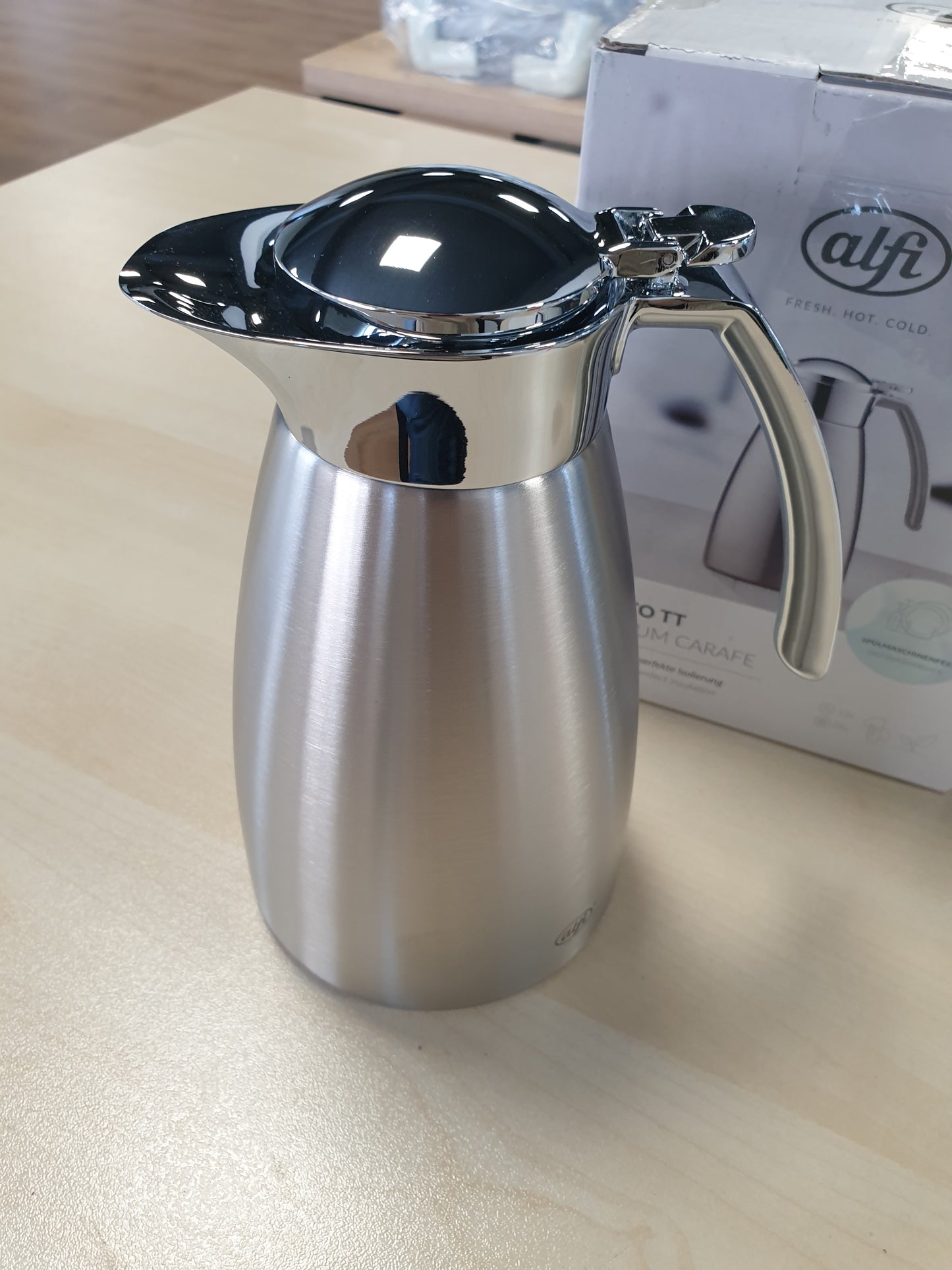 217375 - alfi Kana e izoluar Gusto TT, çelik inox, me sipërfaqe mat, 0.6 l
