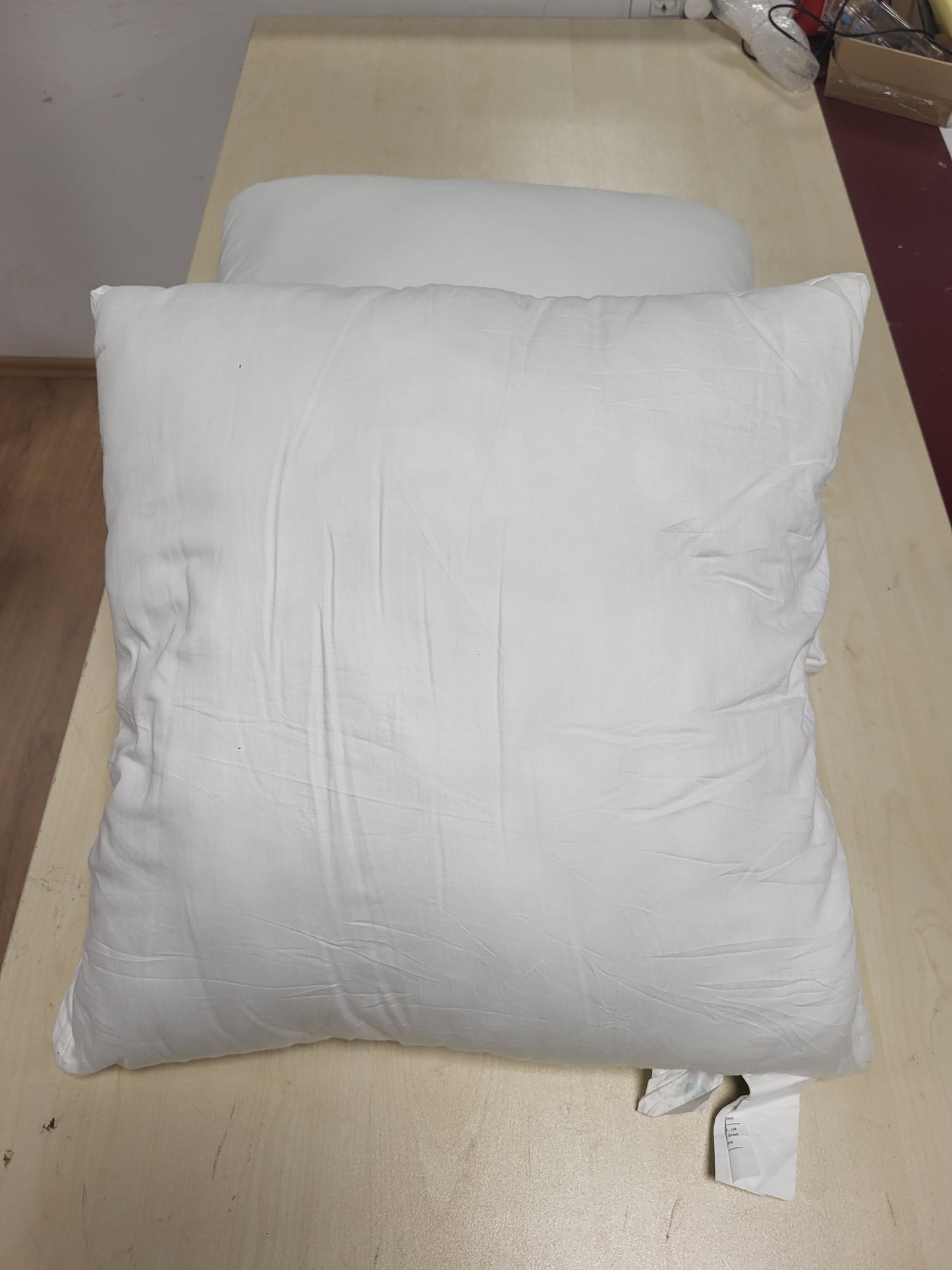 213196 - ACCURATEX Set me 2 jastëkë hibridë 60 x 60 cm me mbulesë pambuku të lëvizshme dhe mbushje mikrofibre