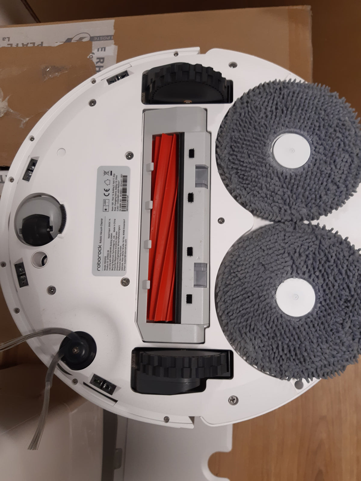 146002 - ROBOROCK Fshesë dhe Mop Robot QV 35A, Thithje HyperForce 8000Pa, Stacion Docking Multifunksional, Mop Rrotullues 200RPM me Ngritje 10mm, Anti-Tangle, Shmangie Pengesash, Hartëzim, Aplikacion