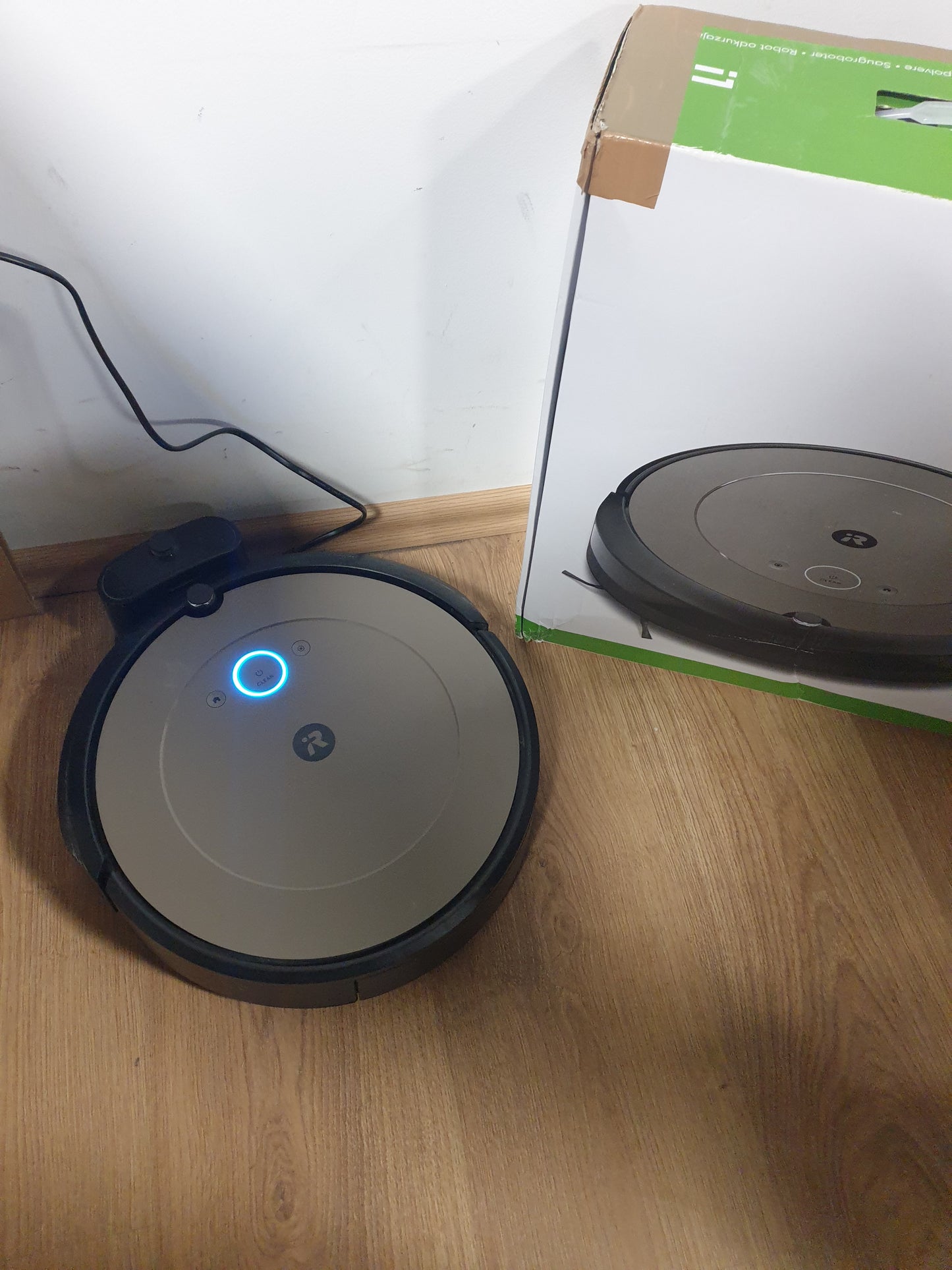 162025 - iROBOT Roomba I1152 - Fshesë Robotike Me Lidhje Korrenti, Dy Furça Gome Me Shumë Sipërfaqe, E Pajtueshme Me Asistentin Zanor, E Personalizuar, Ideale Për Kafshët Shtëpiake, Ngjyra Gri Dove