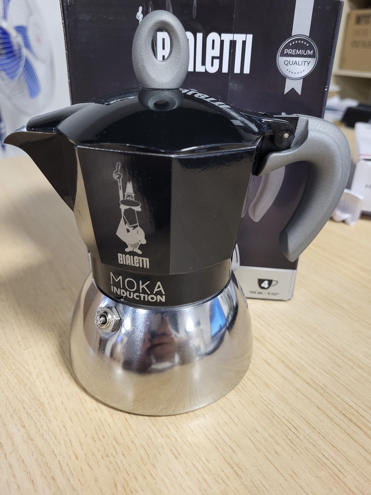 226626 - BIALETTI - Moka Induction, Tenxhere Moka, e përshtatshme për të gjitha sobat, 4 gota Espresso (150ml), e zezë