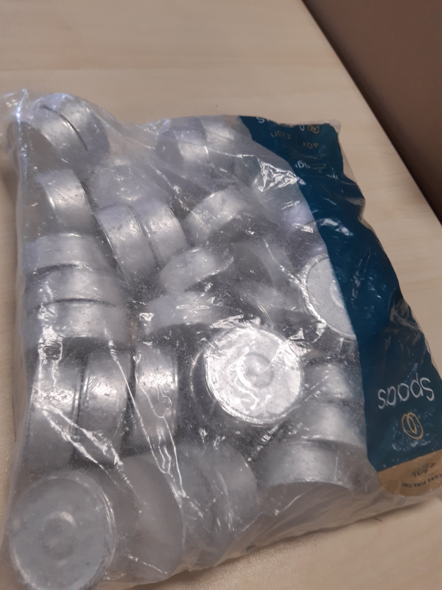 196786 - SPAAS - Qese Qiriri Maxi me Çati e Bardhë, Seti prej 40 Çiriri, Kojësim i Zgjatur deri në 10 Orë