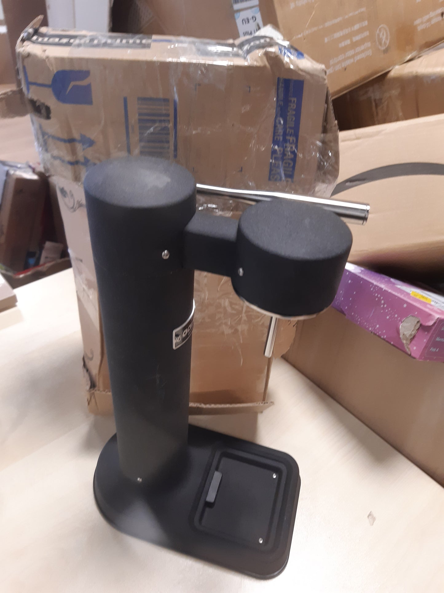 204025 - AARKE Carbonator 3, Karbonator uji prej çeliku inox, i zi mat, me 2 shishe PET 1L pa BPA, për ujë çezme, i pajtueshëm me cilindra CO2 60L