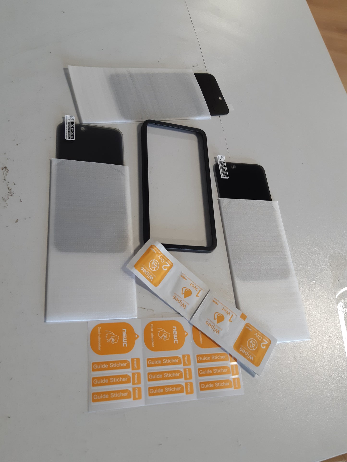 267082 - NEW'C Mbrojtës ekrani privatësie 3 copë për iPhone 16, iPhone 15 (6.1 inç), mbrojtje antispiun, xham i zbutur, mjet instalimi i lehtë
