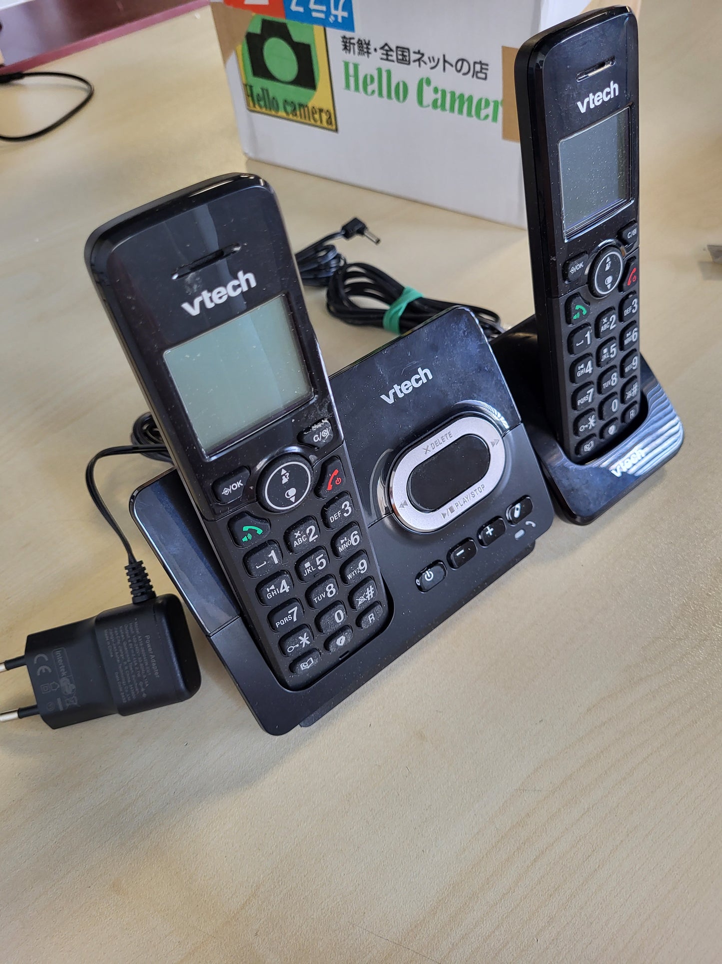 266517 - VTECH CS2051, Telefon pa tel me sekretari telefonike dhe 2 aparate, modalitet ECO+, telefon për të moshuar, telefon fiks, bllokim thirrjesh, funksion pa duar, butona të mëdhenj, ekran me 1 rresht, i zi.
