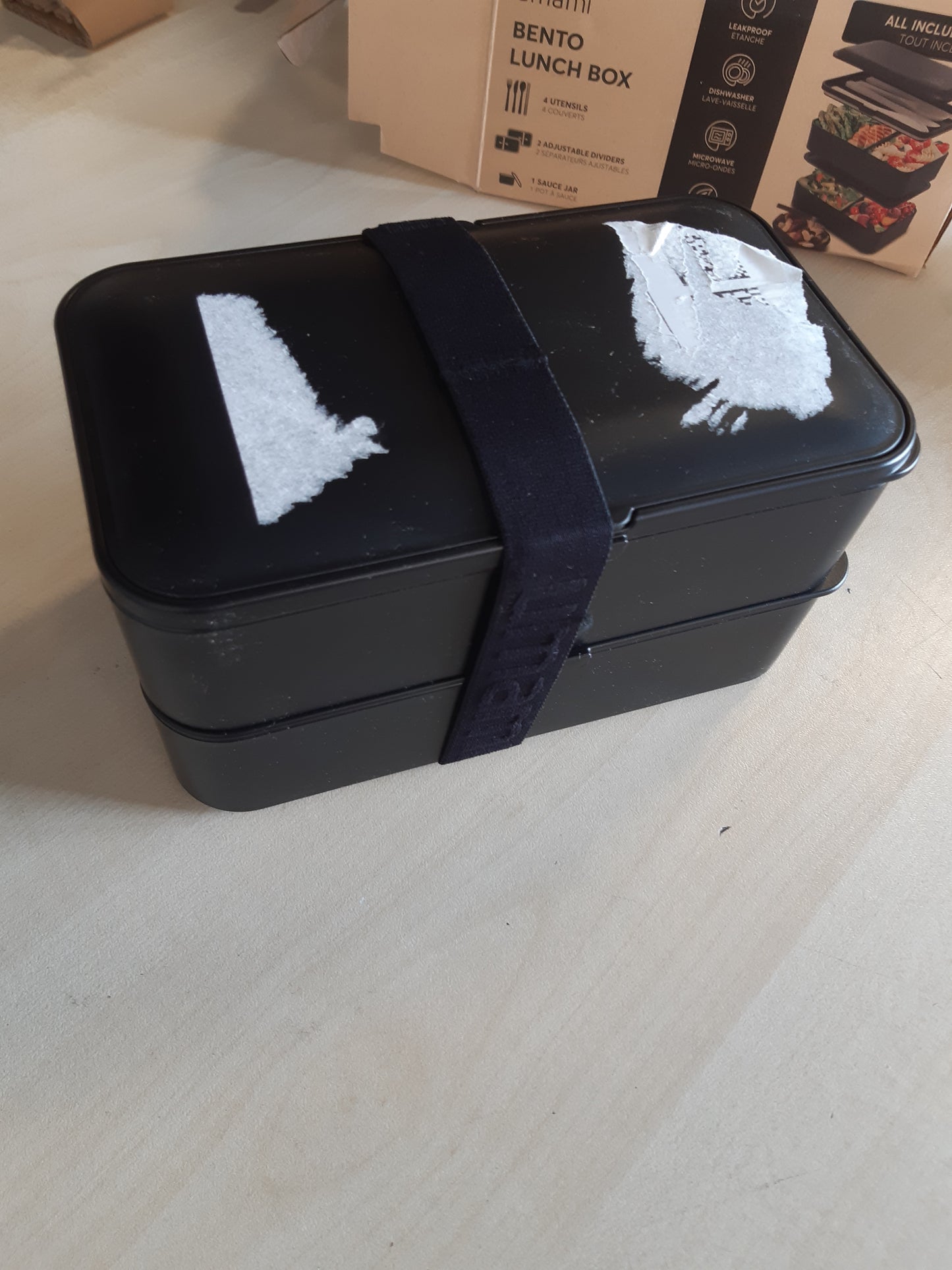 162785 - UMAMI: Kutia Bento për të rritur, Gjithë-në-1, me 4 vegla, 2 kavanoza salsë, 2 ndarës, e papërshkueshme 100% nga rrjedhjet, e sigurt për mikrovalë dhe lavastovilje, 40 oz, e zezë mat, për burra/grа