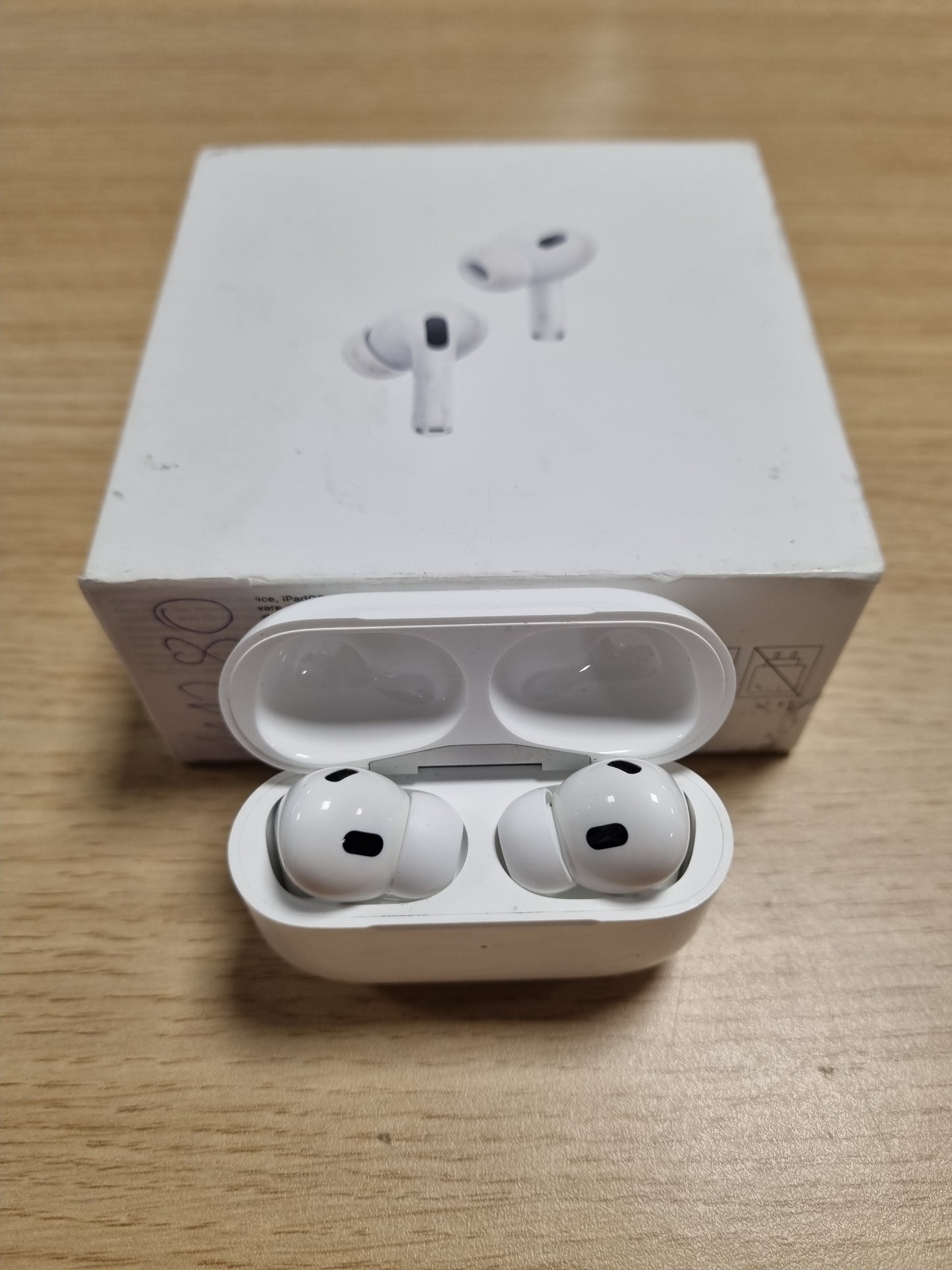 111280 - APPLE AirPods Pro, Gjenerata e 2-të, me Mbulesë MagSafe, Modeli MTJV3ZM/A