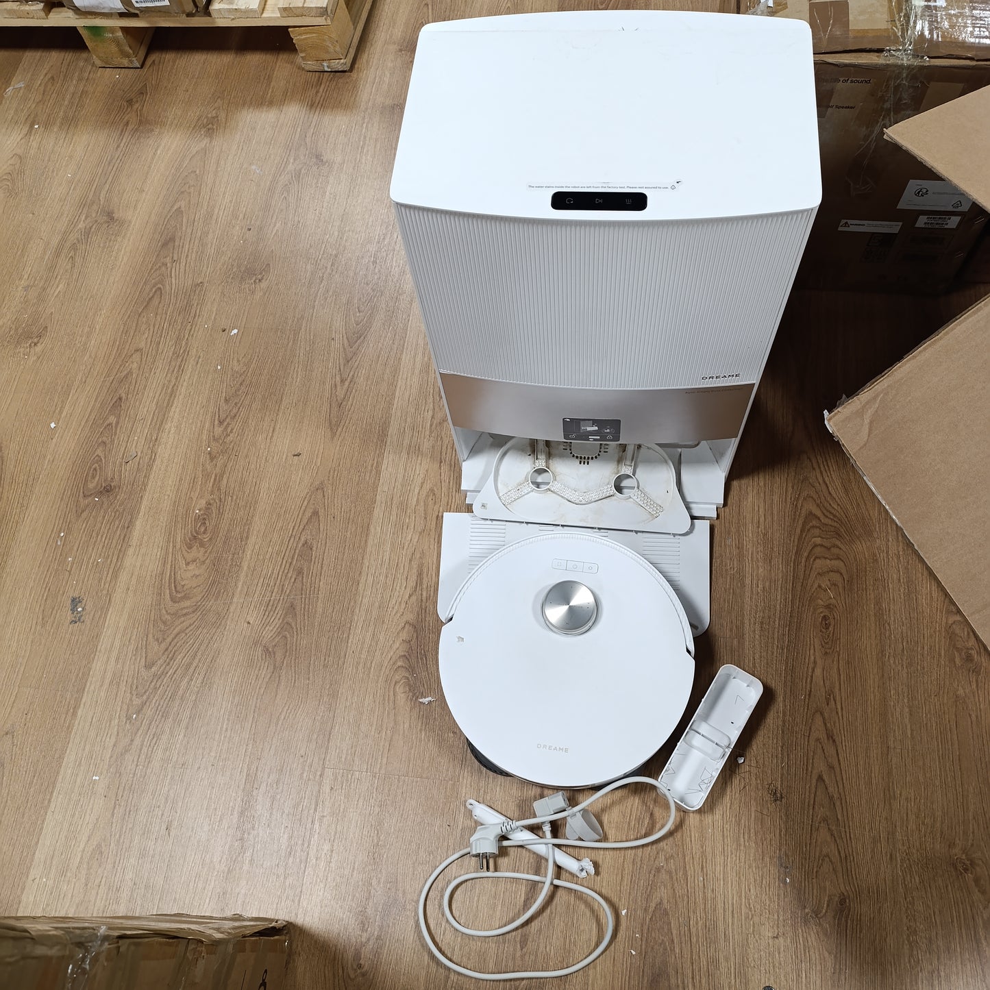83006 - DREAME Fshesë Robotike L20 Ultra, MopExtend, Heqje Mop, Mopa Ngritëse, Veprimi AI, Fuqia e Thithjes 7000Pa, Stacion Bazë Vetëpastrues, Përshtatshëm për Qilima dhe Dysheme të Forta