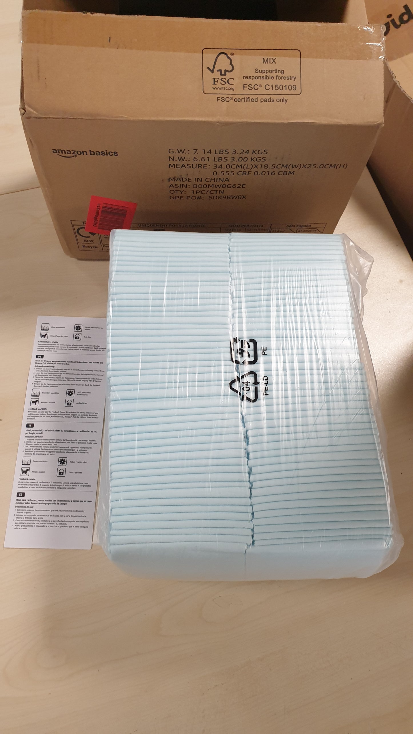 184944 - AMAZON BASICS Mbrojtëse stërvitjeje për qen dhe këlyshë, dizajn me 5 shtresa kundër rrjedhjeve, sipërfaqe që thahet shpejt, blu, madhësi e rregullt (100 copë)