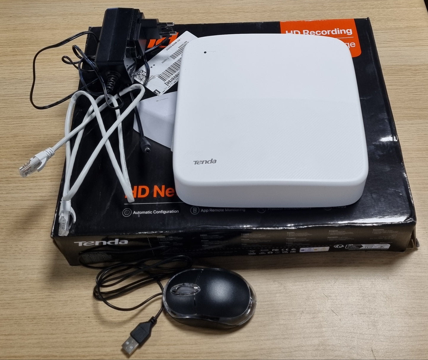 266292 - TENDA NVR-1080P Regjistrues Video me 8 Kanale për Siguri në Shtëpi, H.265+, Kapacitet 10TB, Mbështet 8MP/5MP/4MP/1080P/720P HD, Qasje në Distancë, N3L-8H (Disku i ngurtë nuk përfshihet)