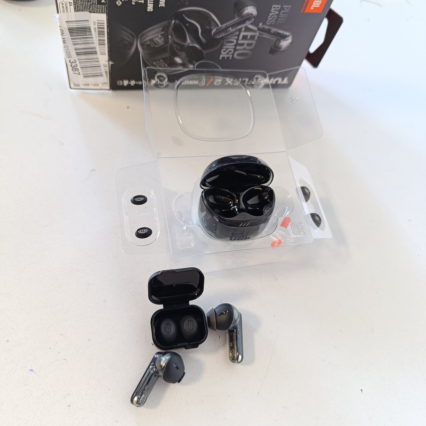 267819 - JBL Kufje Tune Flex Ghost 2, pa tel Bluetooth në vesh me anulim zhurmash, kohë riprodhimi 48 orë, rezistente ndaj ujit dhe pluhurit IP54, lidhje me shumë pika, dizajn ergonomik, Black Ghost