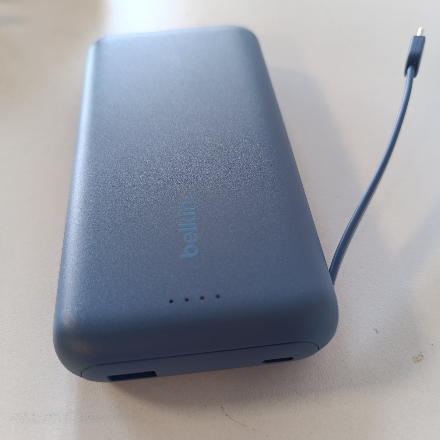 268261 - BELKIN Bankë portative për karikim të shpejtë me kabllo të integruar 20K PD 30W, furnizim me energji USB-C, bateri për serinë iPhone 16, iPad Pro, serinë Galaxy S25 etj., Ngjyrë Blu