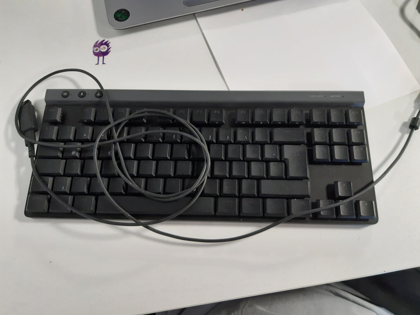 267817 - LOGITECH Tastierë Pa Tel për Lojëra G G515 Lightspeed TKL, LIGHTSYNC RGB, Profil i Hollë pa Tastierë Numerike, Taste të Lehta PBT, Çelësa Mekanikë Taktikë, Paraqitje Gjermane QWERTZ - E Zezë
