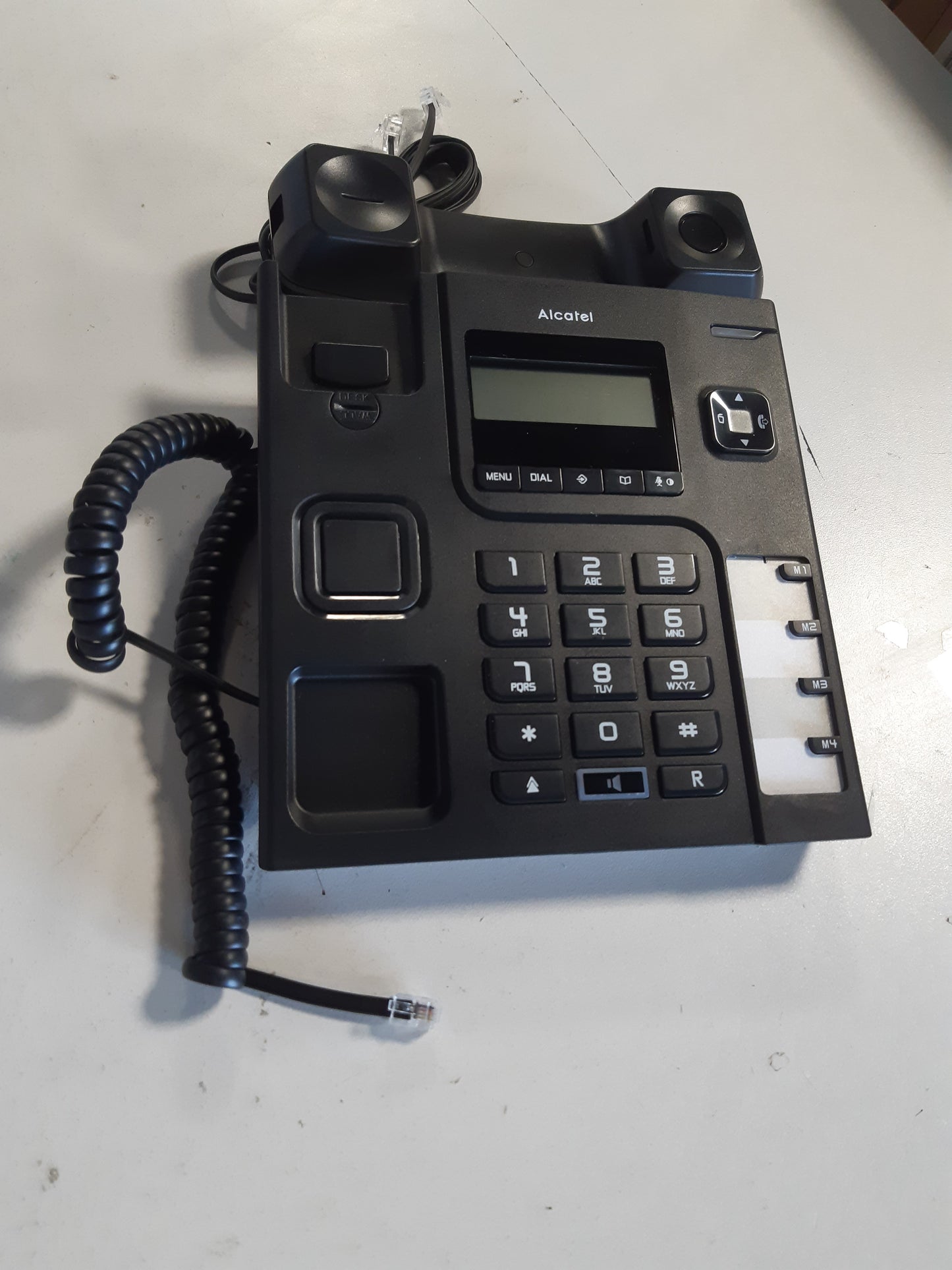 266606 - ALCATEL T56 Telefon fiks me kabëll, Ekran dixhital, Pa duar, Regjistri i thirrjeve, 4 numra të shpejtë, i zi