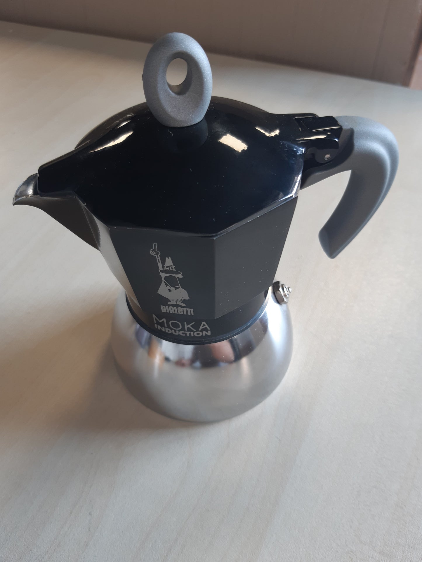 255379 - BIALETTI Makinë Kafeje me Induksion Fiammetta, 4 Filxhanë (150 ml), e Përshtatshme për Të Gjitha Sobat, Gri