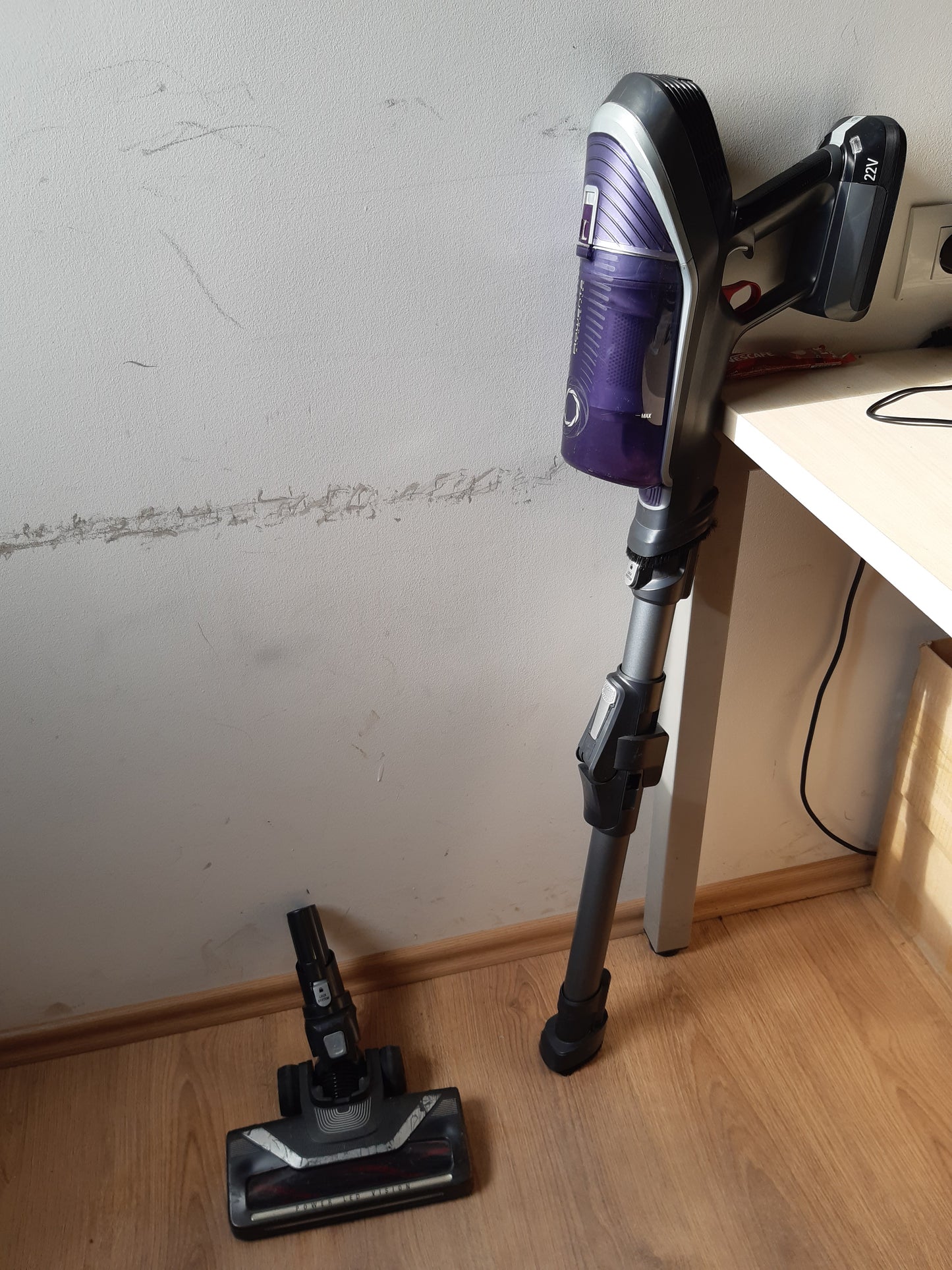 144060 - ROWENTA Fshesë me Korrent pa Tel X-FORCE FLEX 8.60, 185 W, Kit për Kujdesin ndaj Alergjive, Fshesë për Shumësipërfaqe pa Qese, Bateri me Jetëgjatësi 35 Minuta, Dritë LED, Modeli RH9638