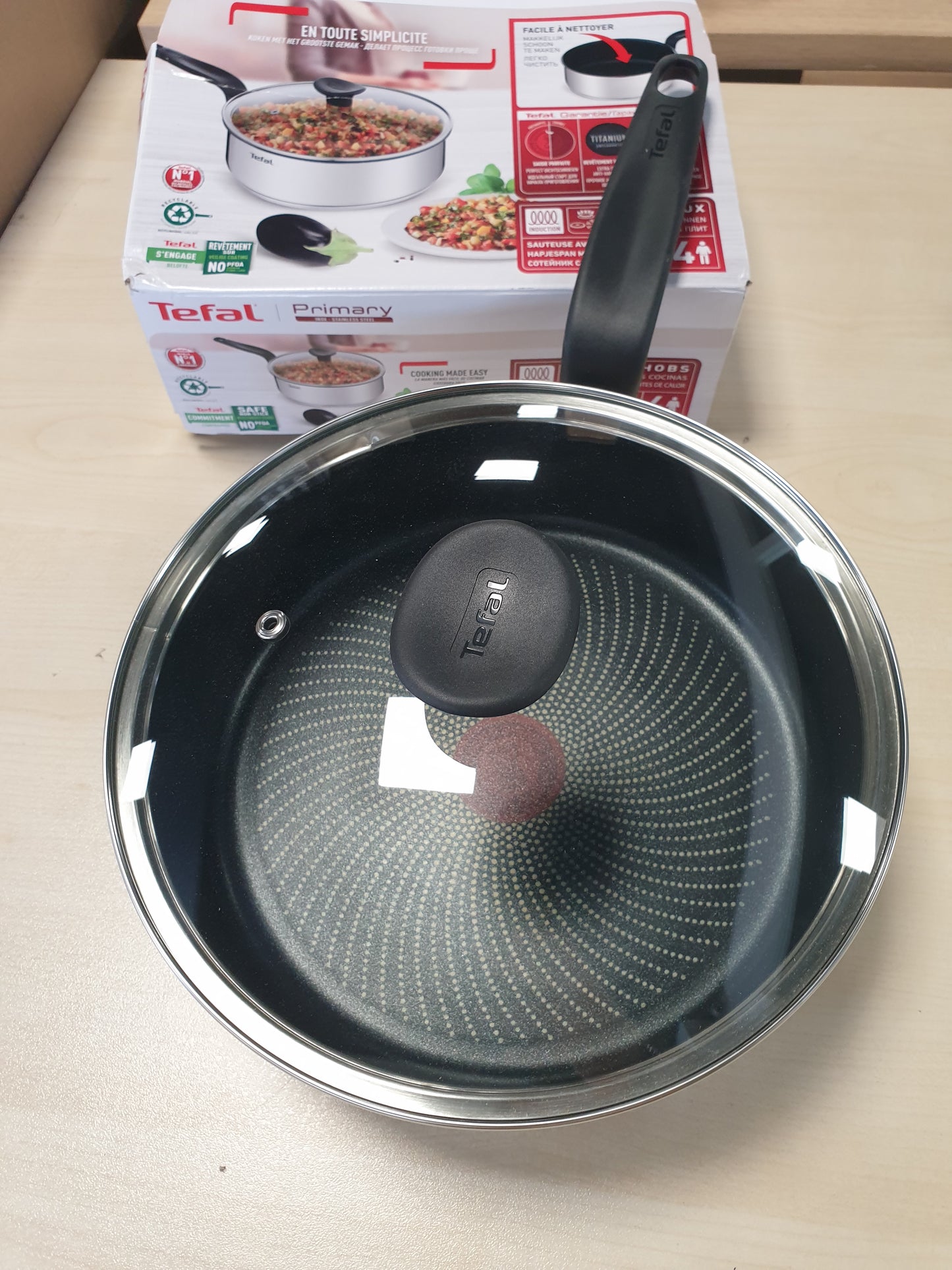 167523 - TEFAL PRIMARY Tigan për Skuqje me Kapak, 24 cm, Garanci 10 Vjeçare, Material Çelik Inoks, Shtresë Jo-ngjitëse, Pajtueshëm me Induksionin, Modeli E3093204