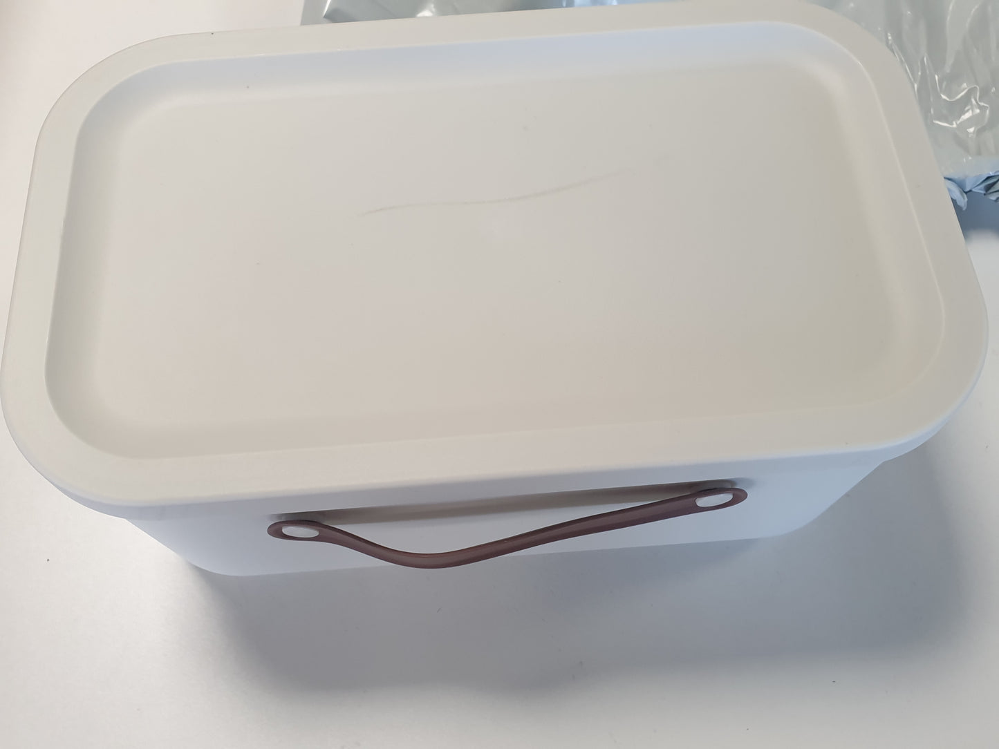 256554 - ROTHO Kuti ruajtjeje 12 l | Plastike e bardhë | Dimensionet: 39.5 x 26.5 x 17.7 cm