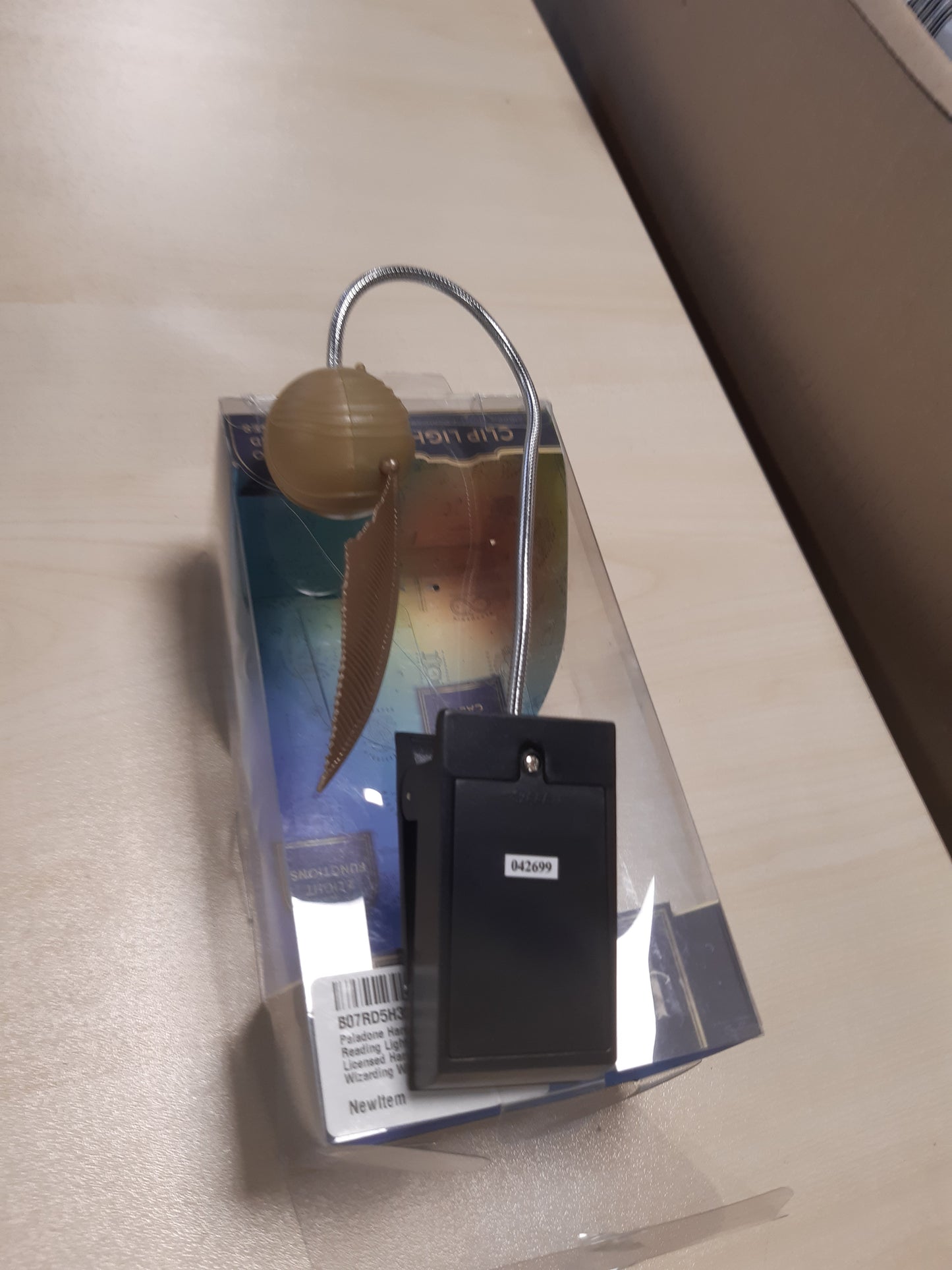 188276 - DITË LEXIMI HARRY POTTER ZYRTAR, Golden Snitch me Kapëse