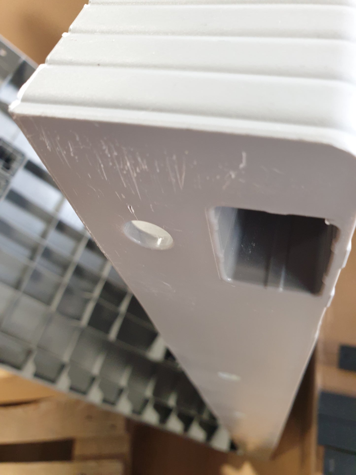 181654 - YXQ - Tavolinë me Pllakë Metalike (YXQ)