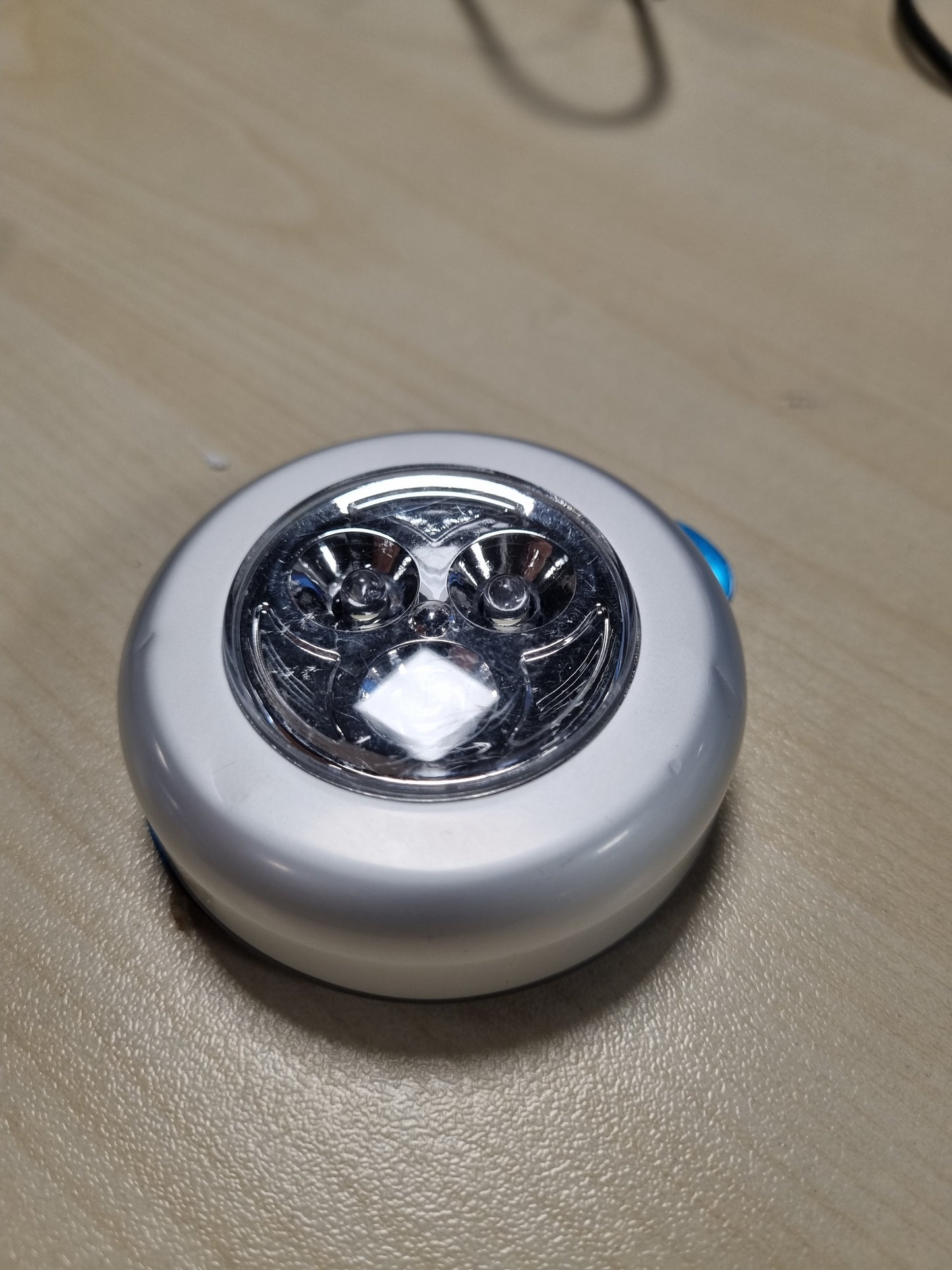 253926 - OSRAM Dritë LED fleksibile me bateri DO-it CLASSIC, ngjyrë argjendi, plastika, mbrojtje IP20, për gardërobë, kuzhinë, dritë nate