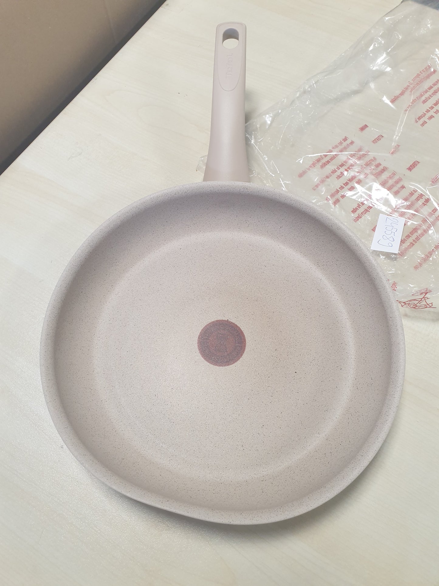 245589 - TEFAL Tigan Delight 28 cm, shtresë jo-ngjitëse, tregues temperature, trup alumini 100% i ricikluar, i prodhuar në Francë G2930602