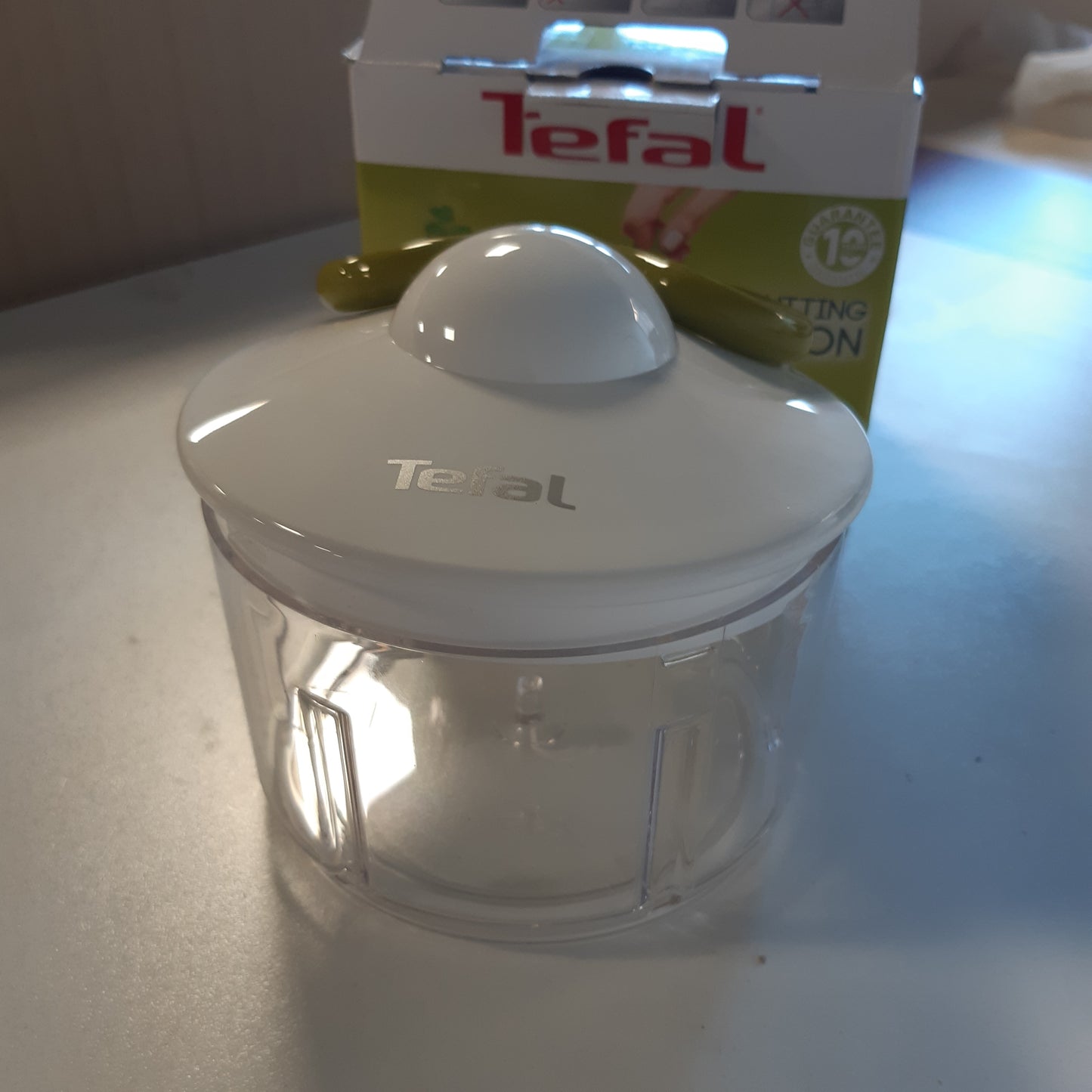 229151 - TEFAL 5 sekonda copëtues manual K1330404, 500ml, 100% kursim energjie, sistem mbylljeje i sigurt, tehe çeliku inox, i përshtatshëm për lavastovilje
