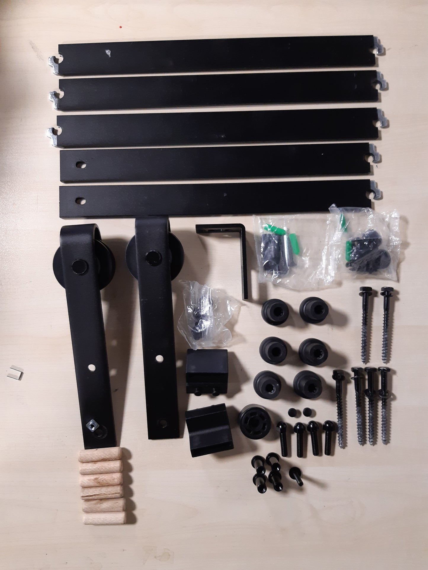 164563 - TSMST - Kit Pajisjesh për Derë Rrëshqitëse 200 cm me Udhëzues të Rregullueshëm Dyshemeje