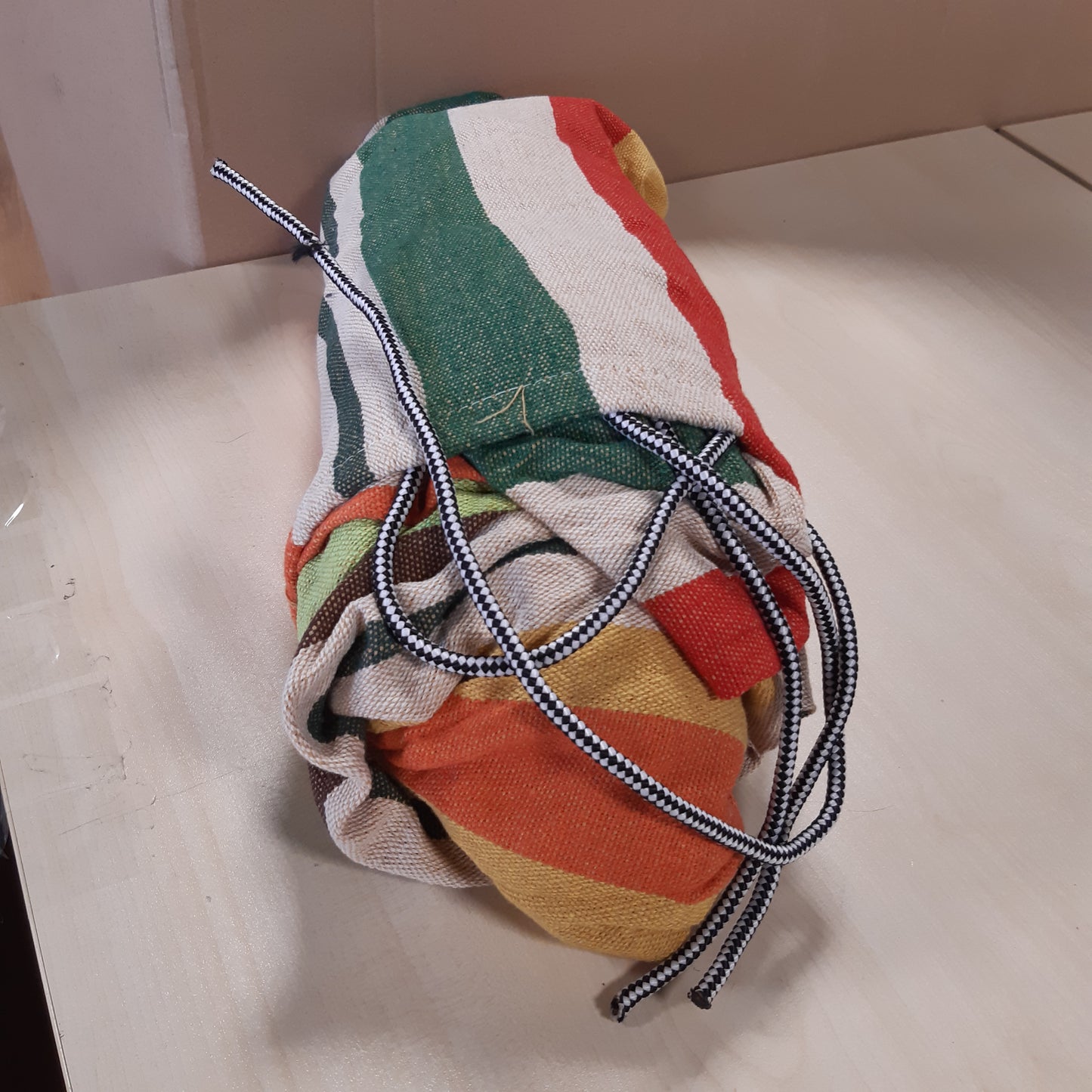251865 - Hamak 200 x 150 cm, Hamak Kampingu me Tra Ekuilibri, Kanavacë, portativ me qese mbajtëse, kapacitet deri në 300 kg, shumëngjyrësh