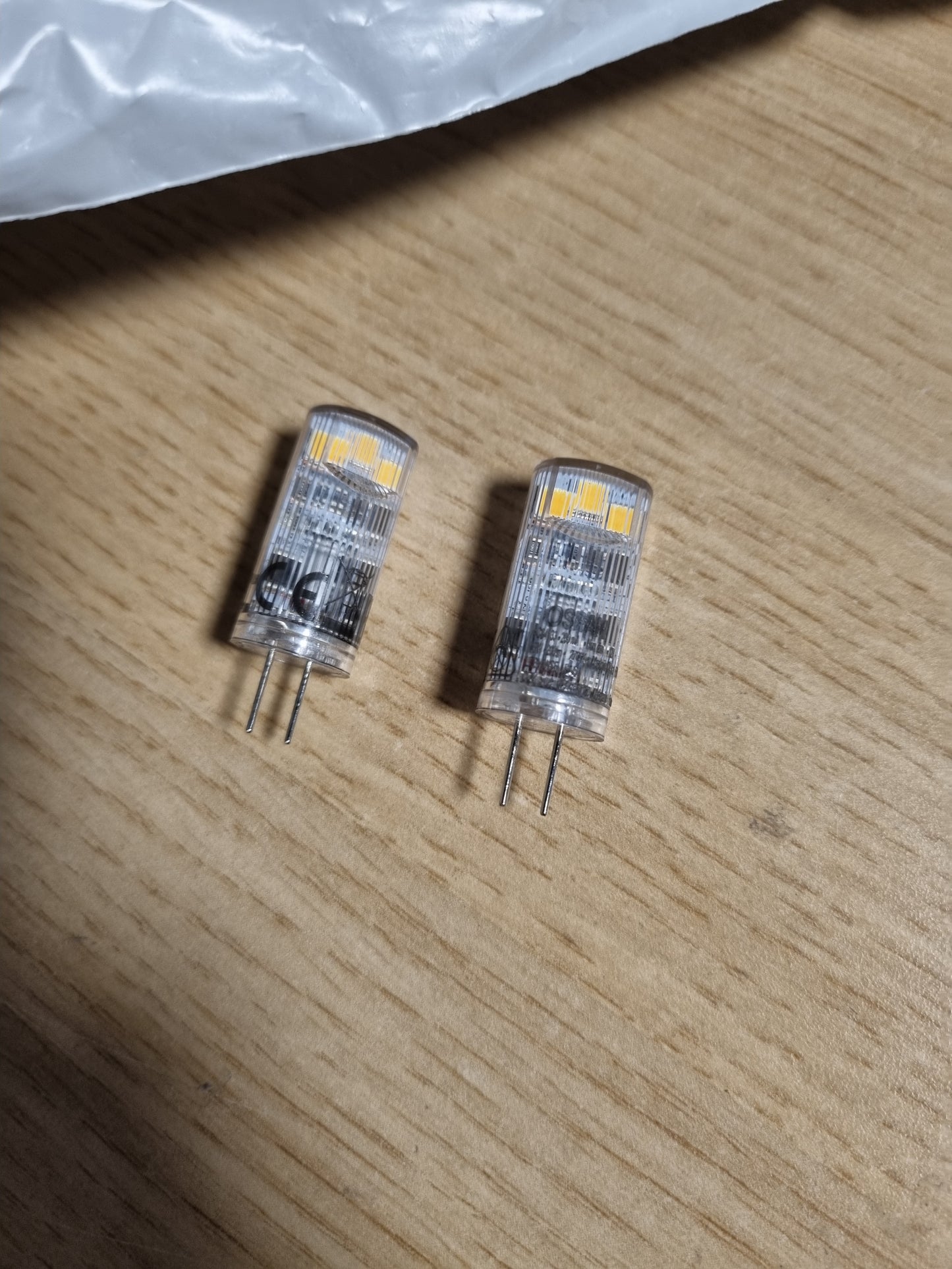 168910 - OSRAM - Llambë LED me Kunja me Bazë G4, Ngjyrë e Bardhë e Ngrohtë (2700K), Tension 12V, Fuqi 1.8W, Zëvendëson Llambën 20W, Set Dyfishtë