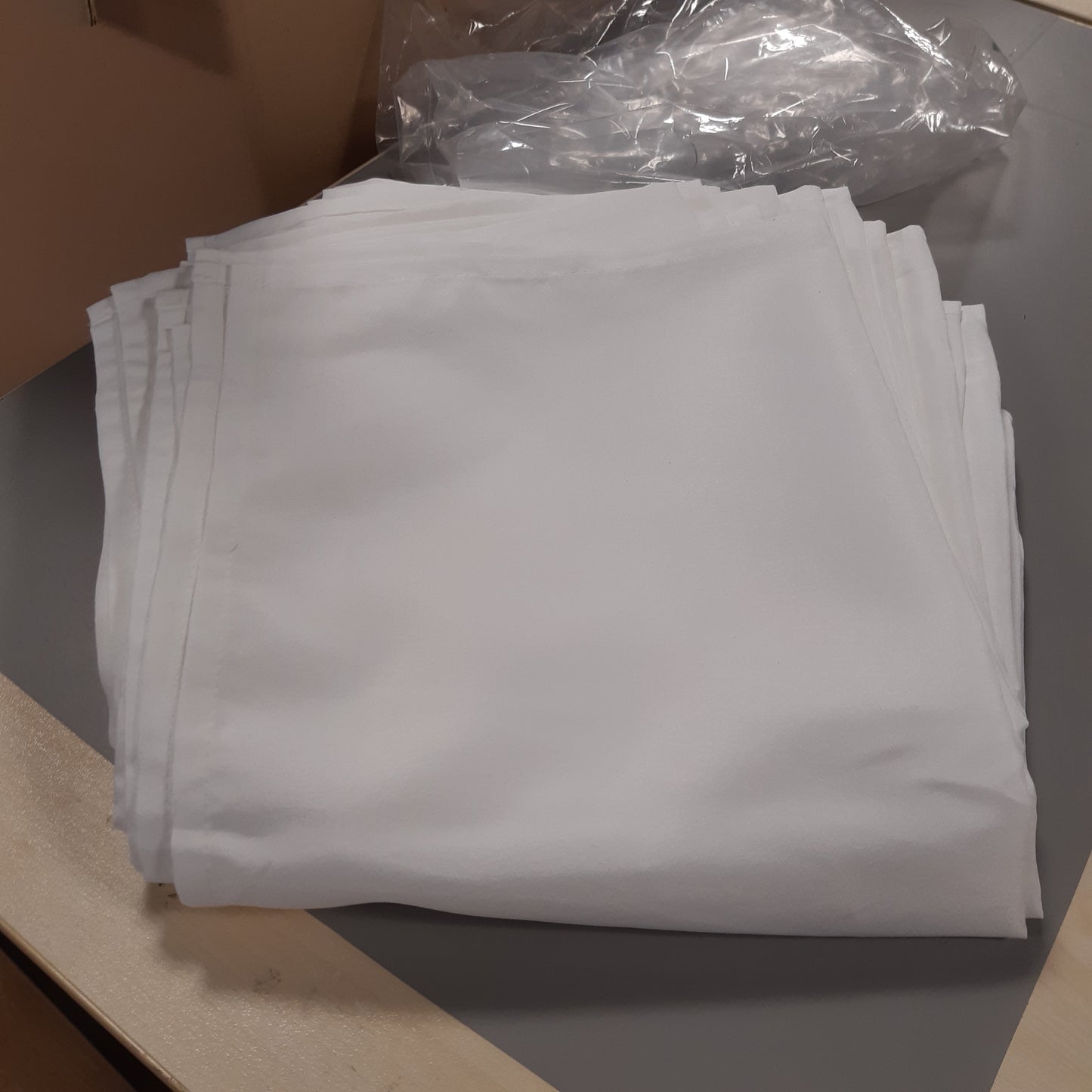 262898 - KICHLY Peceta prej cope, Pako me 24, 100% poliester, e bardhë, 50x50cm