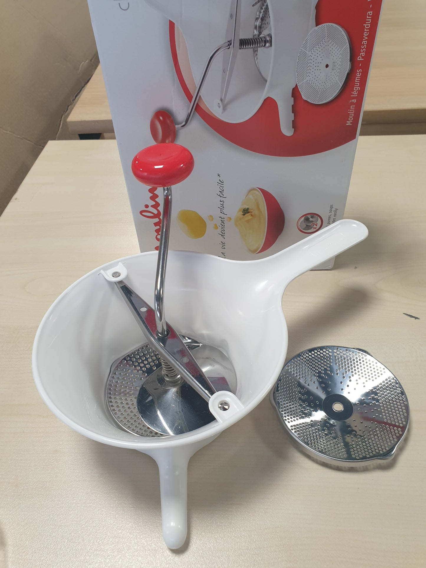 219278 - MOULINEX - Mulli manual ushqimi, Plastika dhe Çelik Inoks, Dy Disqe Sitjeje, Dorezë Ergonomike, Model K10121