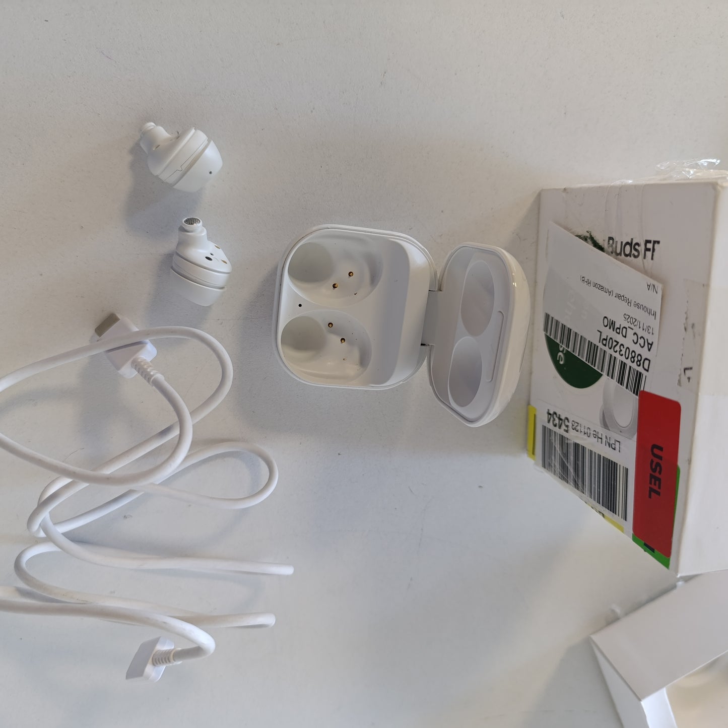 266112 - SAMSUNG R400 Galaxy Buds FE, të bardha