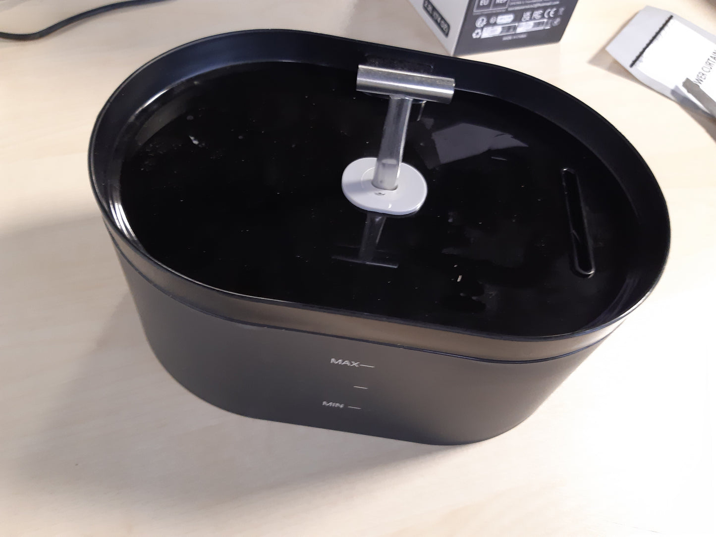 234728 - SHATËRVAN AUTOMATIK UJI PËR MACE - 2.2L - DISPENSER UJI ME LED - I QETË
