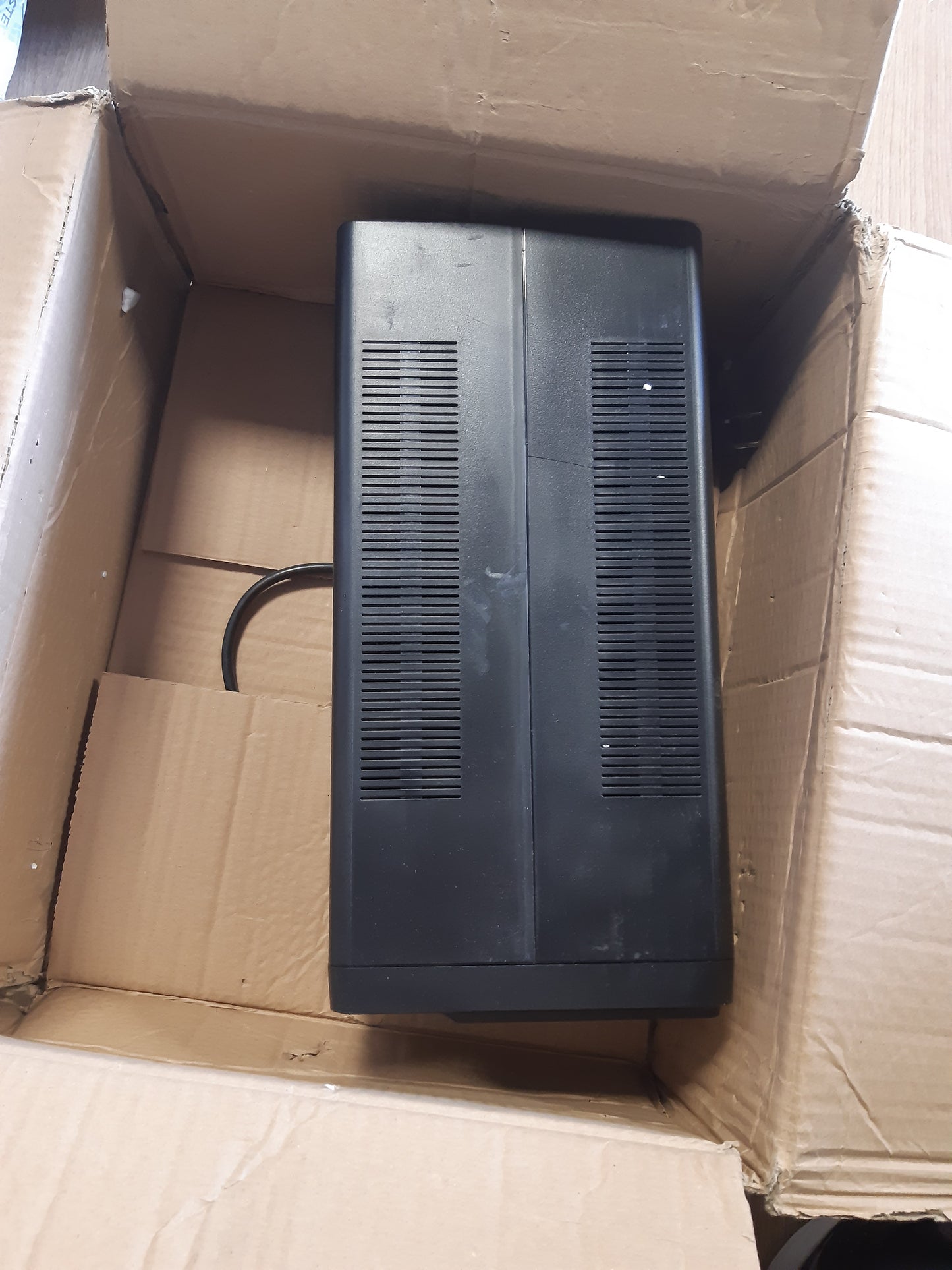 267588 - APC BY SCHNEIDER ELECTRIC – UPS, 1600 VA / 900 Watt, Nero