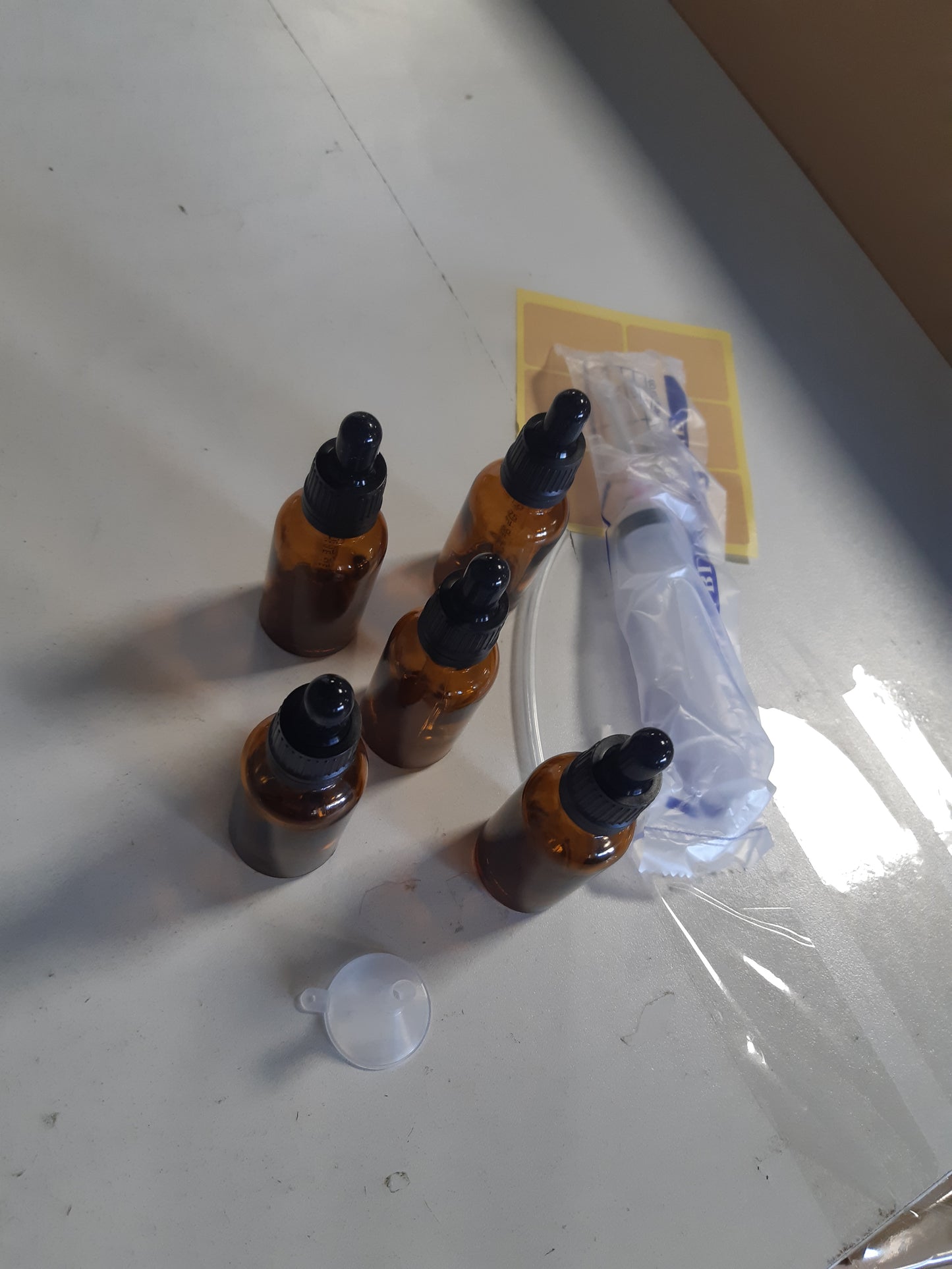 216691 - CoKeeSun Shishe qelqi 30ml me 5 pjesë - Pipetë, shiringë, etiketë për vajra esencialë