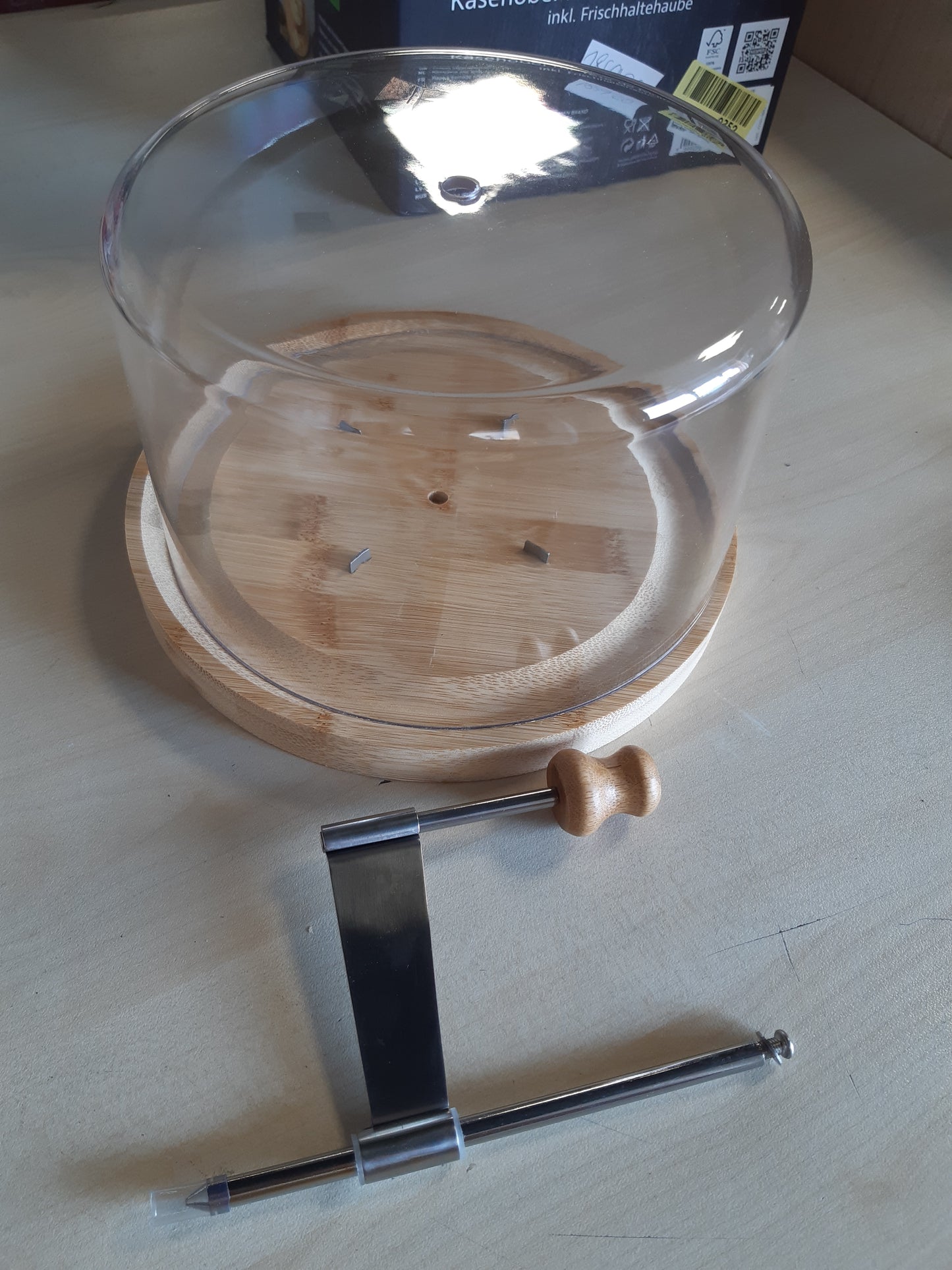 185920 - KESPER - Prerës Djathi me Kapak, Bambu dhe Plastikë, Ø 22 cm x 14 cm, Ngjyrë Kafe, Modeli: 58621