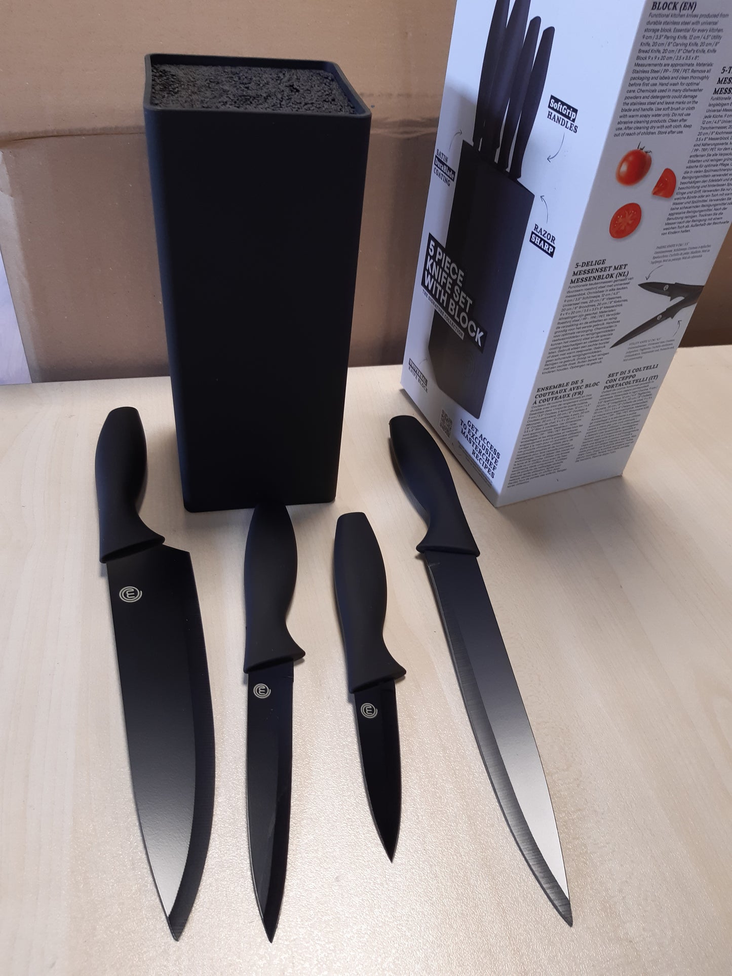 255626 - MASTERCHEF Bllok thikash me thika, Set thikash 6 pjesë, tehe çeliku inox, dorezë e butë, e zezë