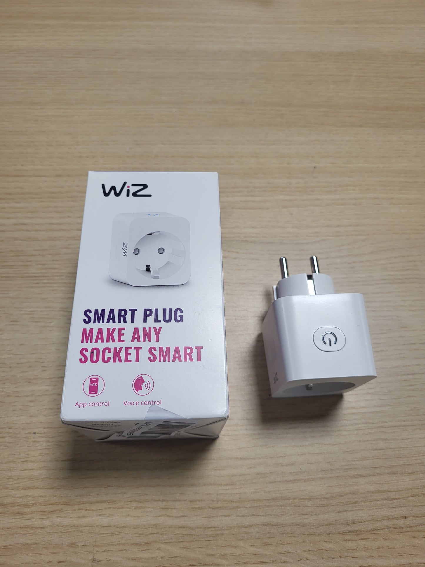 168615 - WIZ Prizë Inteligjente, Kontroll ndriçimi përmes Wi-Fi me zë/aplikacion, Matës Konsumi Energjie, Ngjyra e Bardhë