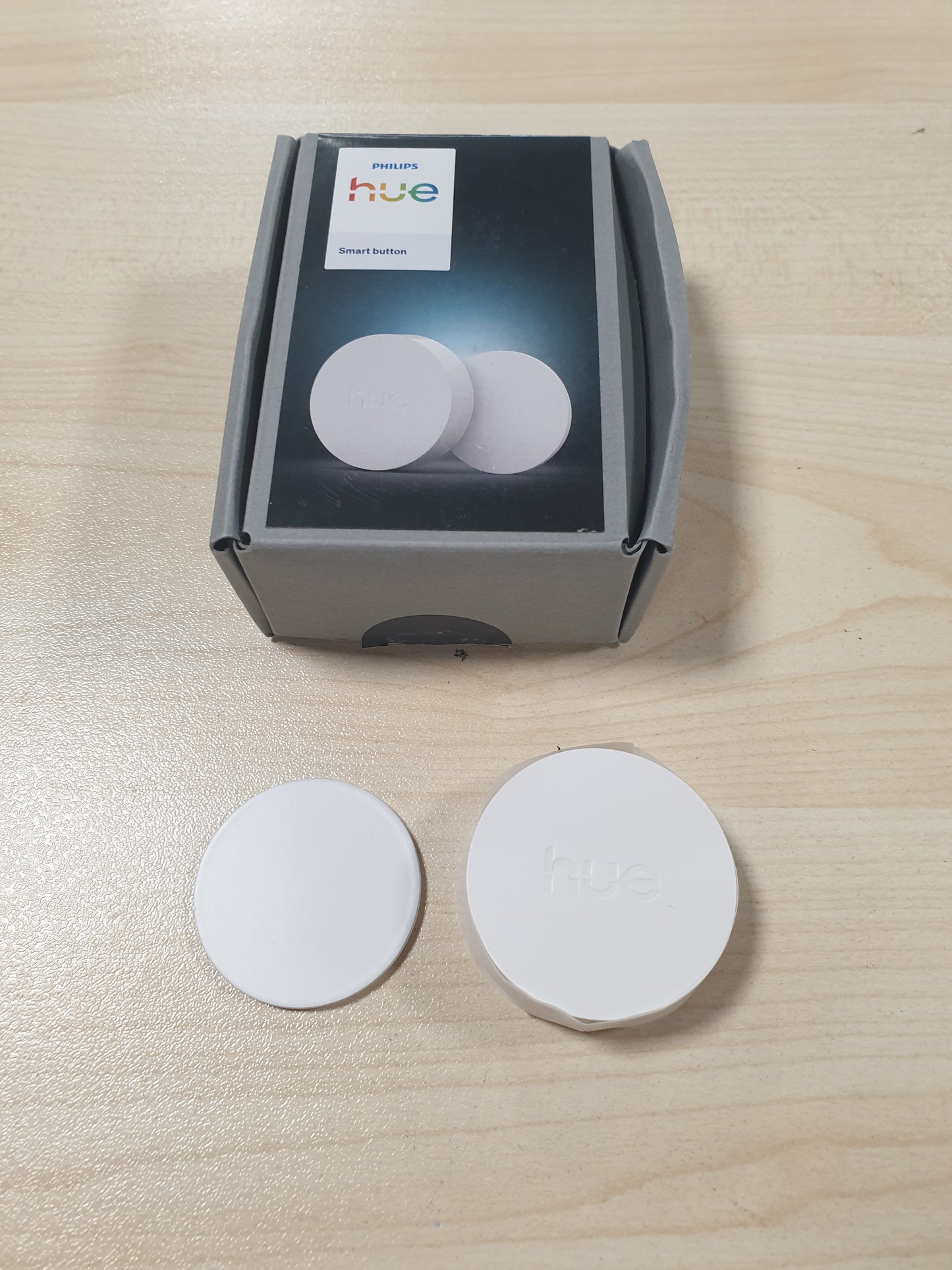 246591 - PHILIPS HUE Butoni inteligjent, aksesor për kontrollin e ndriçimit inteligjent pa tel për dhomat e ndenjes dhe dhomat e gjumit