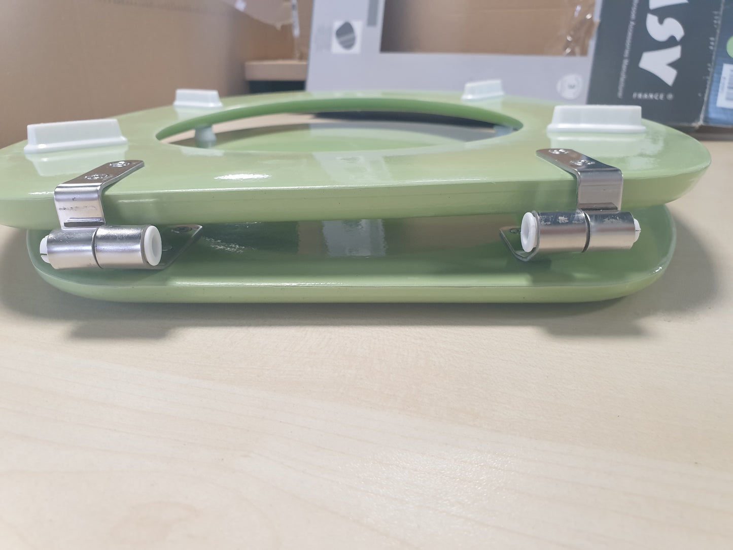 247486 - MSV Kapëse Tualeti MDF Modeli CLEO, mentesha çeliku inox, me parakolp me mbyllje të butë, jeshile bajameje